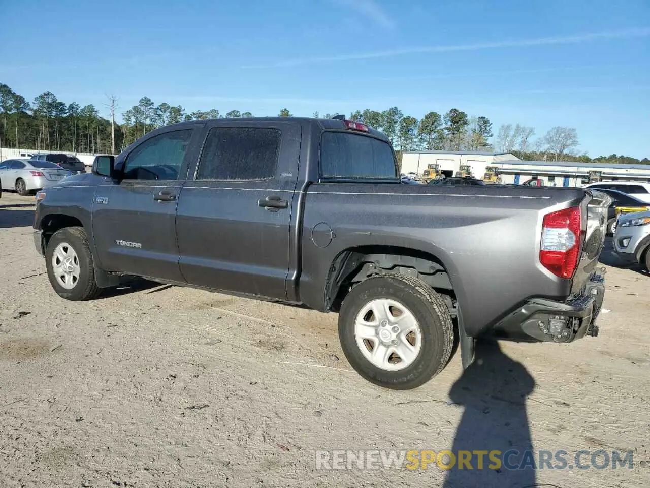 2 fotografías del automóvil dañado 5TFDY5F15MX989031 TOYOTA TUNDRA 2021