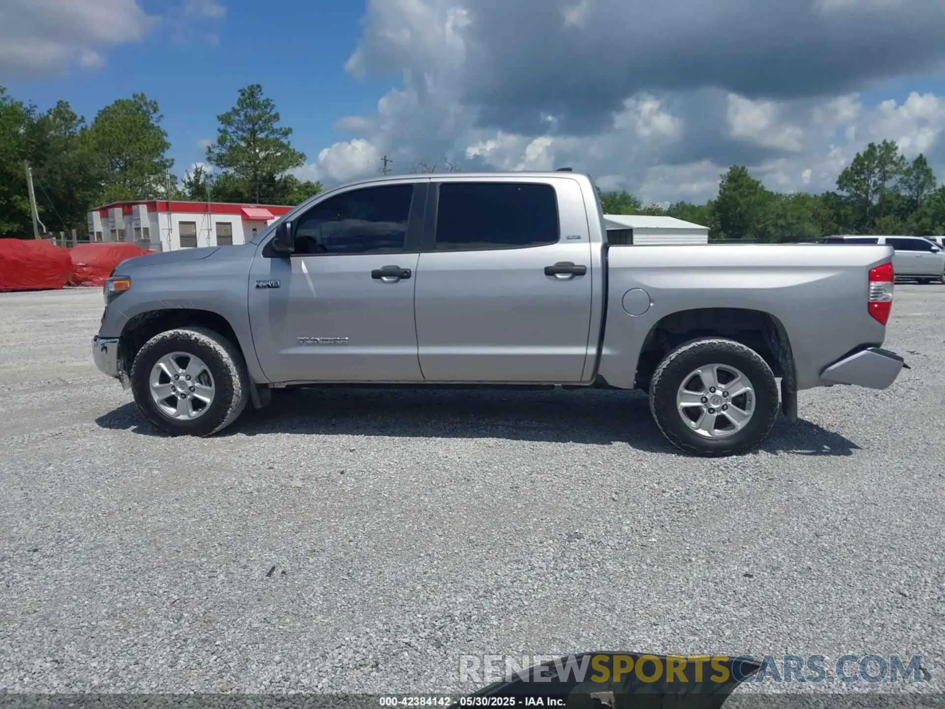 14 fotografías del automóvil dañado 5TFDY5F17MX047532 TOYOTA TUNDRA 2021