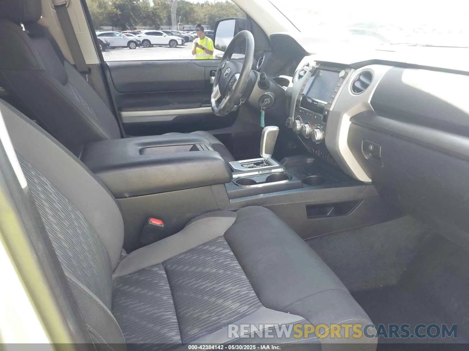 5 fotografías del automóvil dañado 5TFDY5F17MX047532 TOYOTA TUNDRA 2021