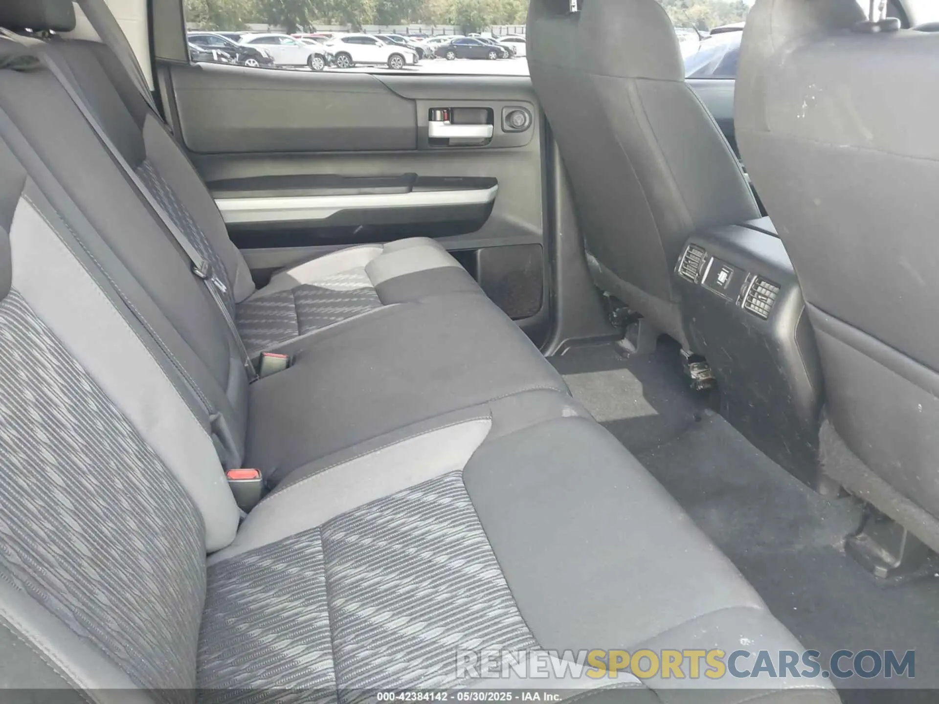 8 fotografías del automóvil dañado 5TFDY5F17MX047532 TOYOTA TUNDRA 2021