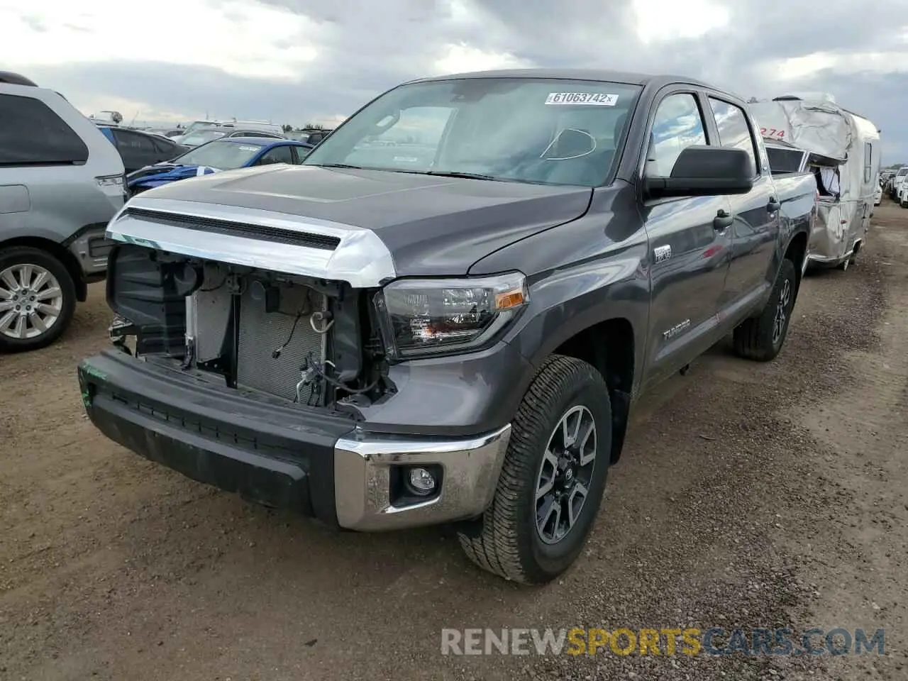 2 fotografías del automóvil dañado 5TFDY5F17MX965653 TOYOTA TUNDRA 2021