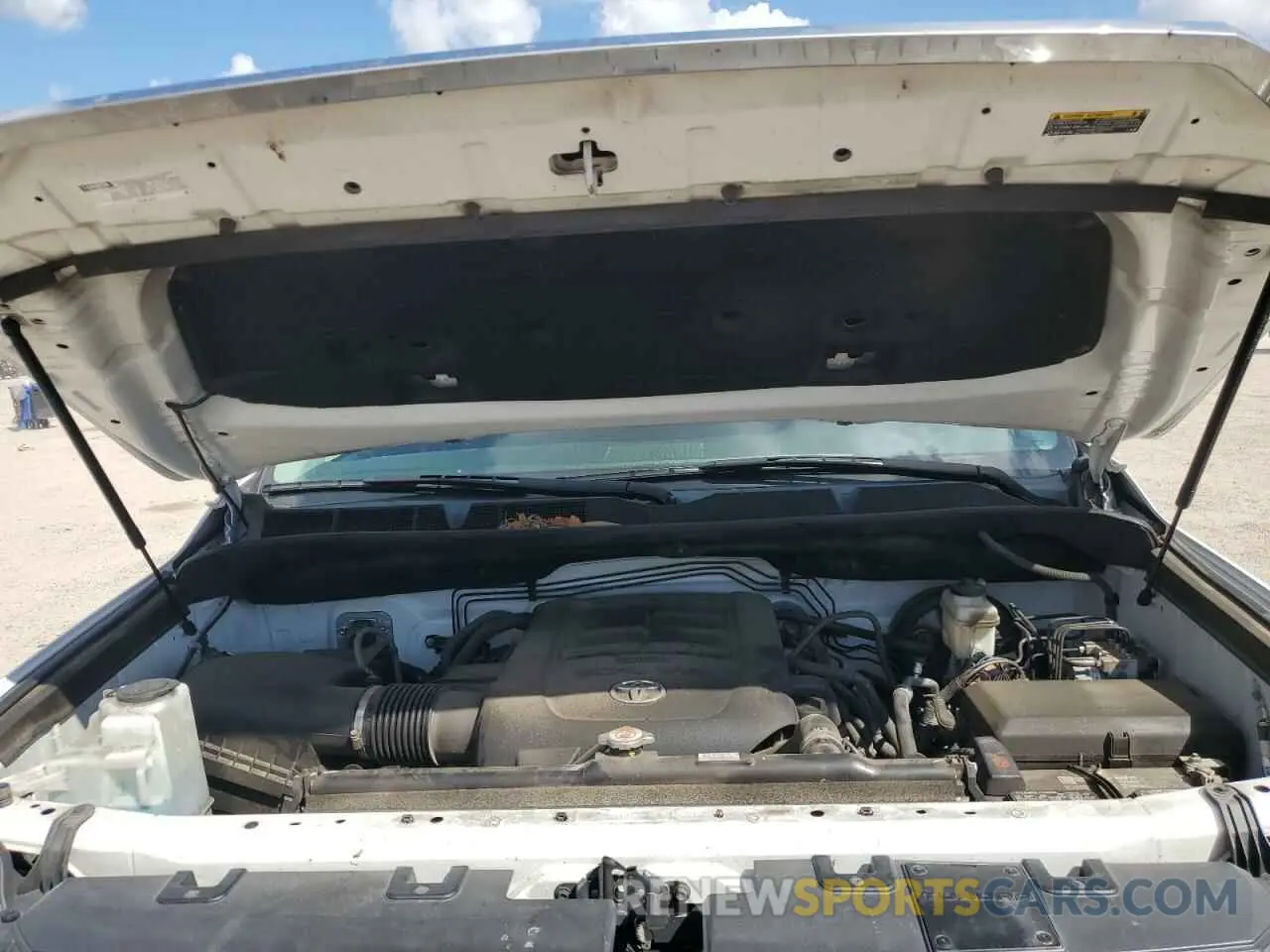 11 fotografías del automóvil dañado 5TFDY5F17MX990343 TOYOTA TUNDRA 2021