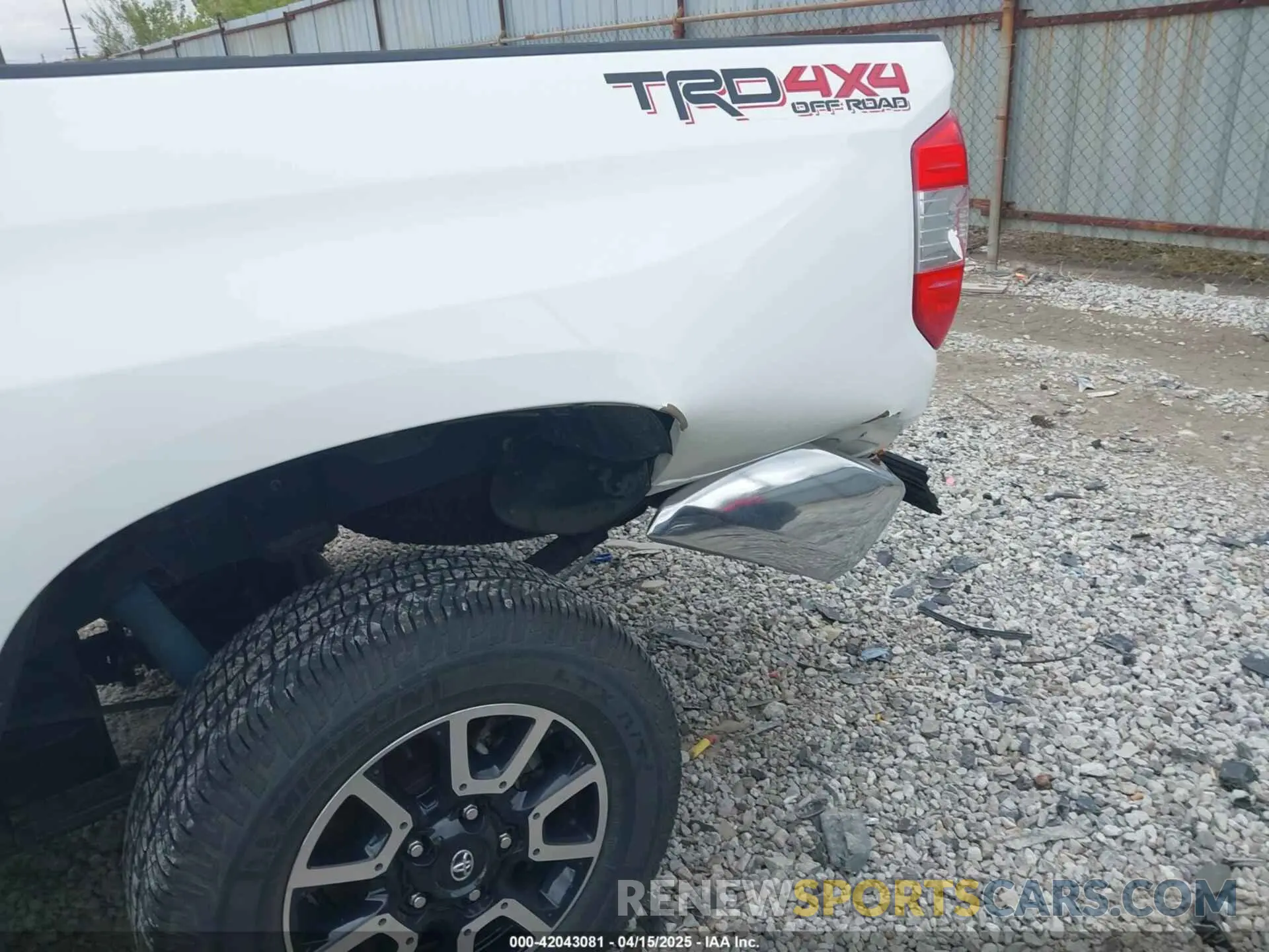 6 fotografías del automóvil dañado 5TFDY5F19MX037861 TOYOTA TUNDRA 2021