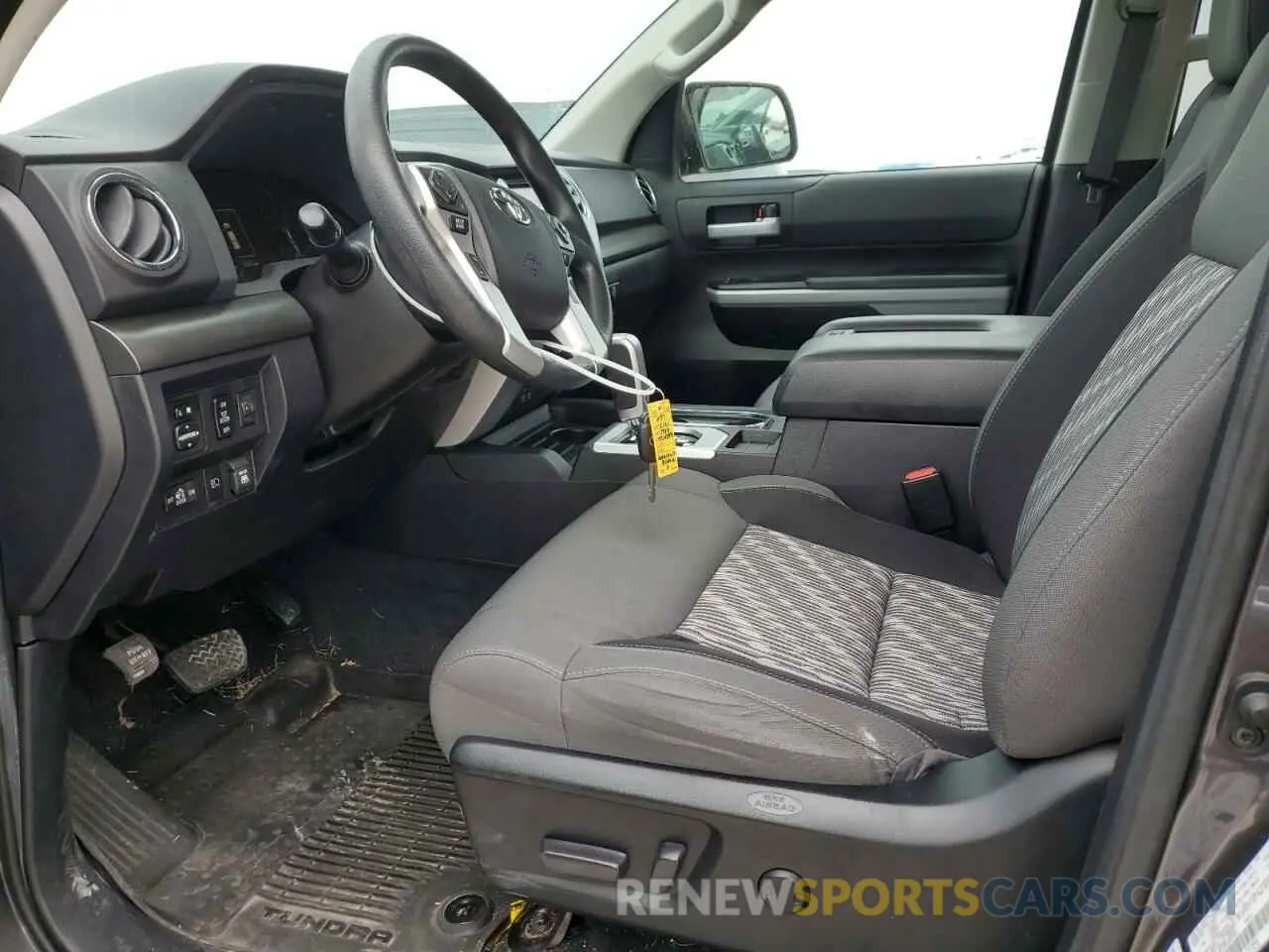 7 fotografías del automóvil dañado 5TFEY5F12MX299161 TOYOTA TUNDRA 2021