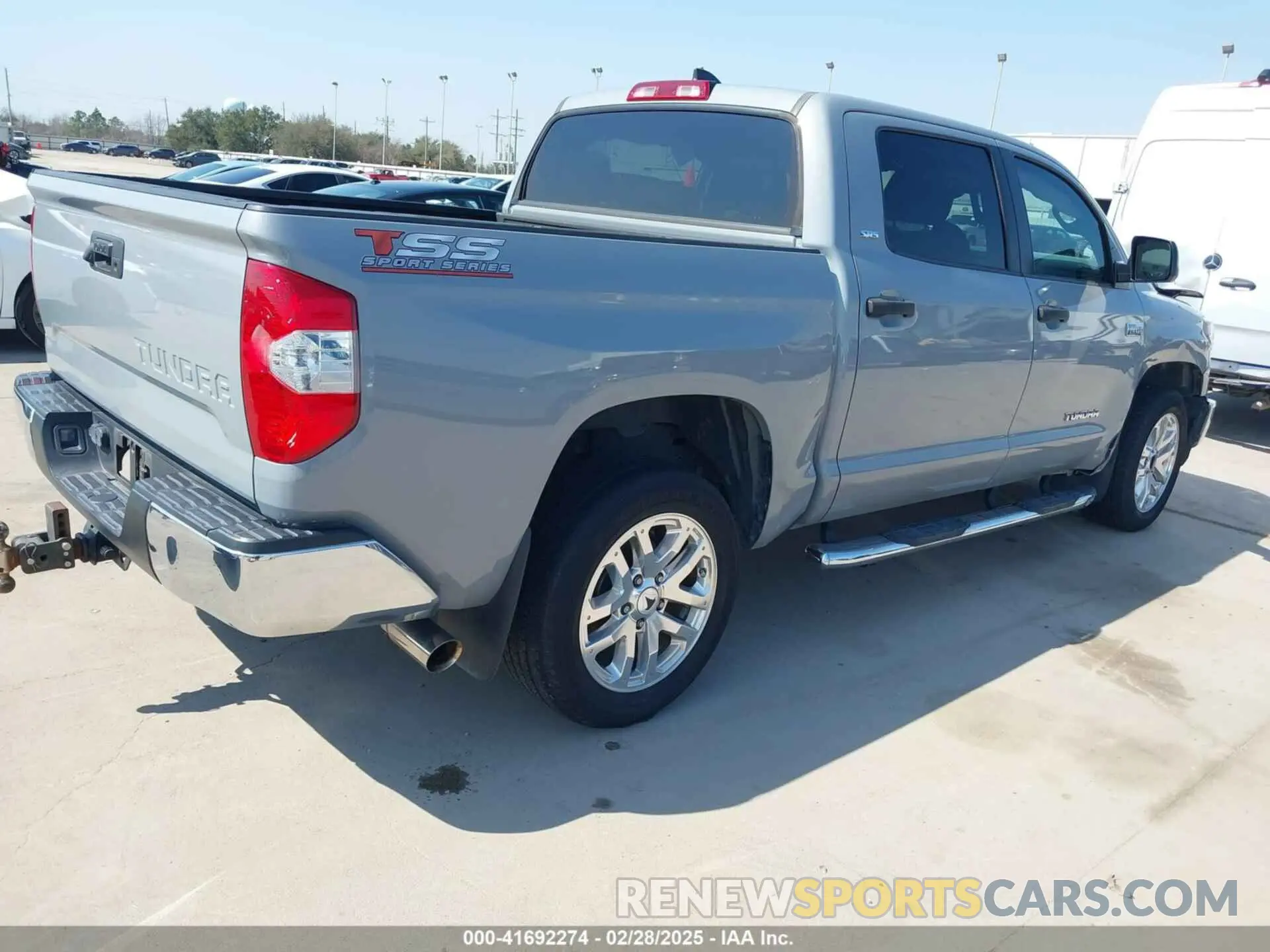 4 fotografías del automóvil dañado 5TFEY5F13MX272423 TOYOTA TUNDRA 2021