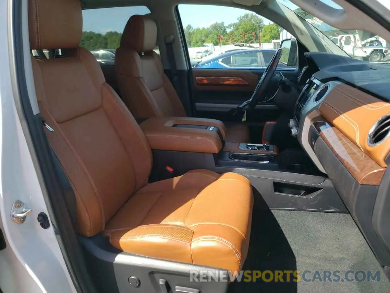 5 fotografías del automóvil dañado 5TFGY5F12MX285723 TOYOTA TUNDRA 2021