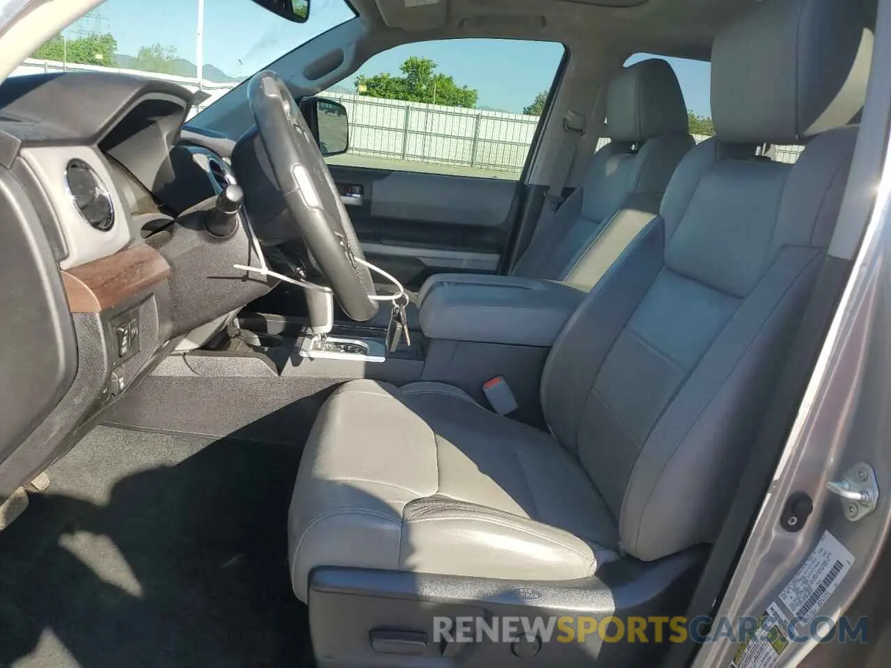 7 fotografías del automóvil dañado 5TFHY5F10MX002871 TOYOTA TUNDRA 2021