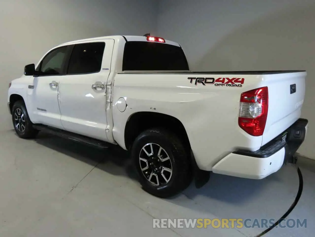 4 fotografías del automóvil dañado 5TFHY5F15MX020721 TOYOTA TUNDRA 2021