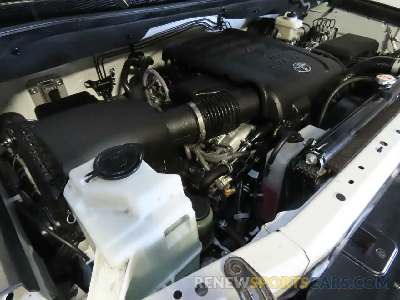 7 fotografías del automóvil dañado 5TFHY5F15MX020721 TOYOTA TUNDRA 2021