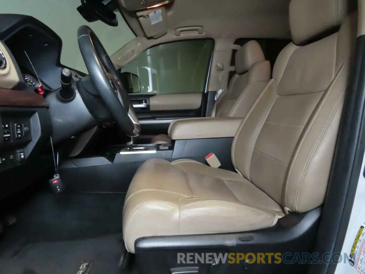 9 fotografías del automóvil dañado 5TFHY5F15MX020721 TOYOTA TUNDRA 2021