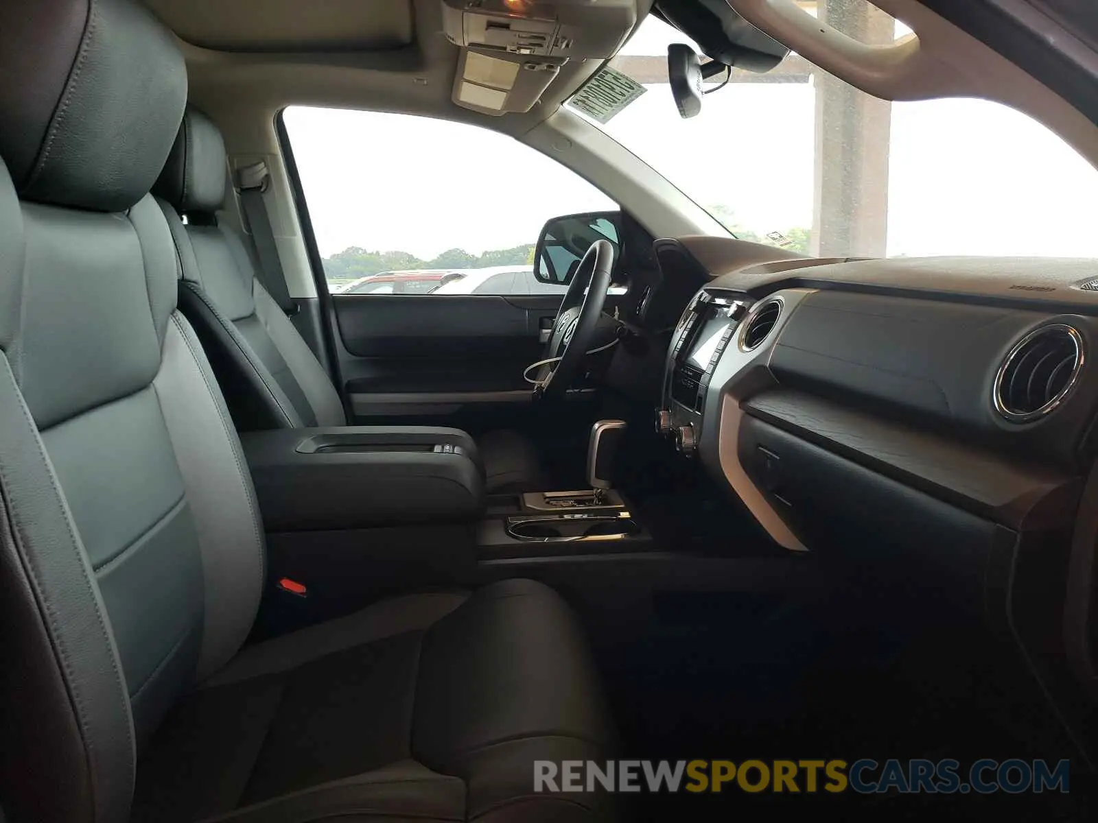 5 fotografías del automóvil dañado 5TFHY5F18MX009650 TOYOTA TUNDRA 2021