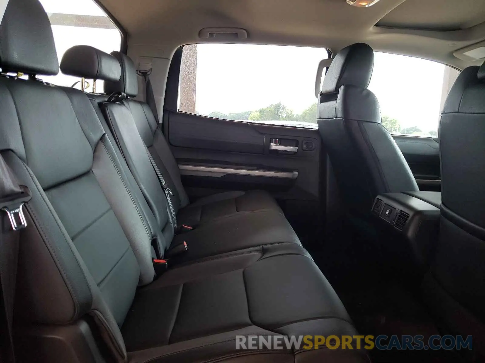 6 fotografías del automóvil dañado 5TFHY5F18MX009650 TOYOTA TUNDRA 2021