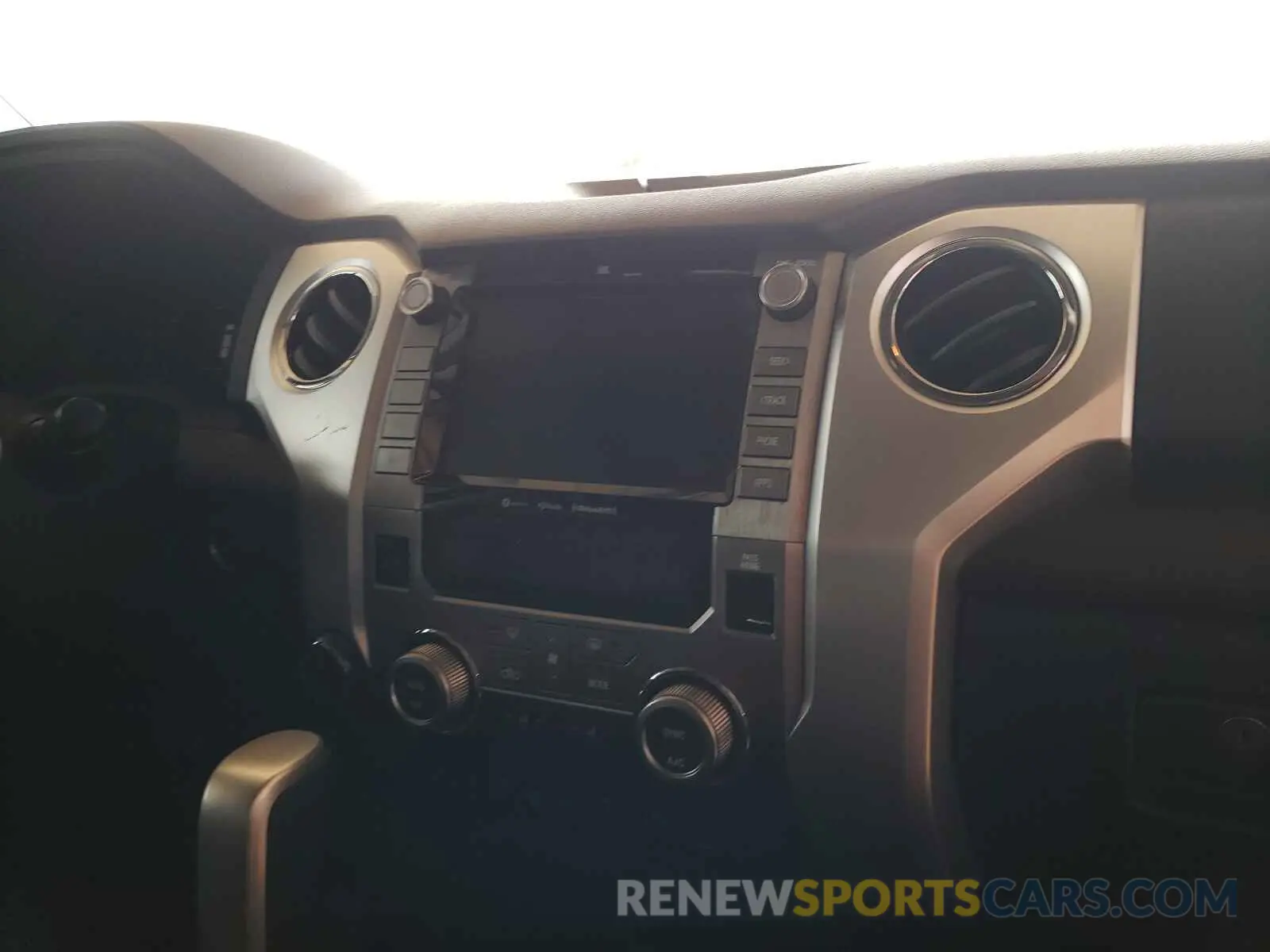 9 fotografías del automóvil dañado 5TFHY5F18MX009650 TOYOTA TUNDRA 2021