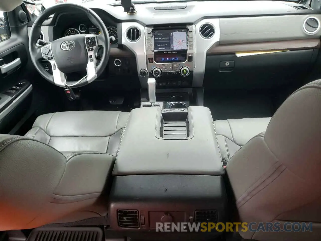 8 fotografías del automóvil dañado 5TFHY5F18MX965842 TOYOTA TUNDRA 2021