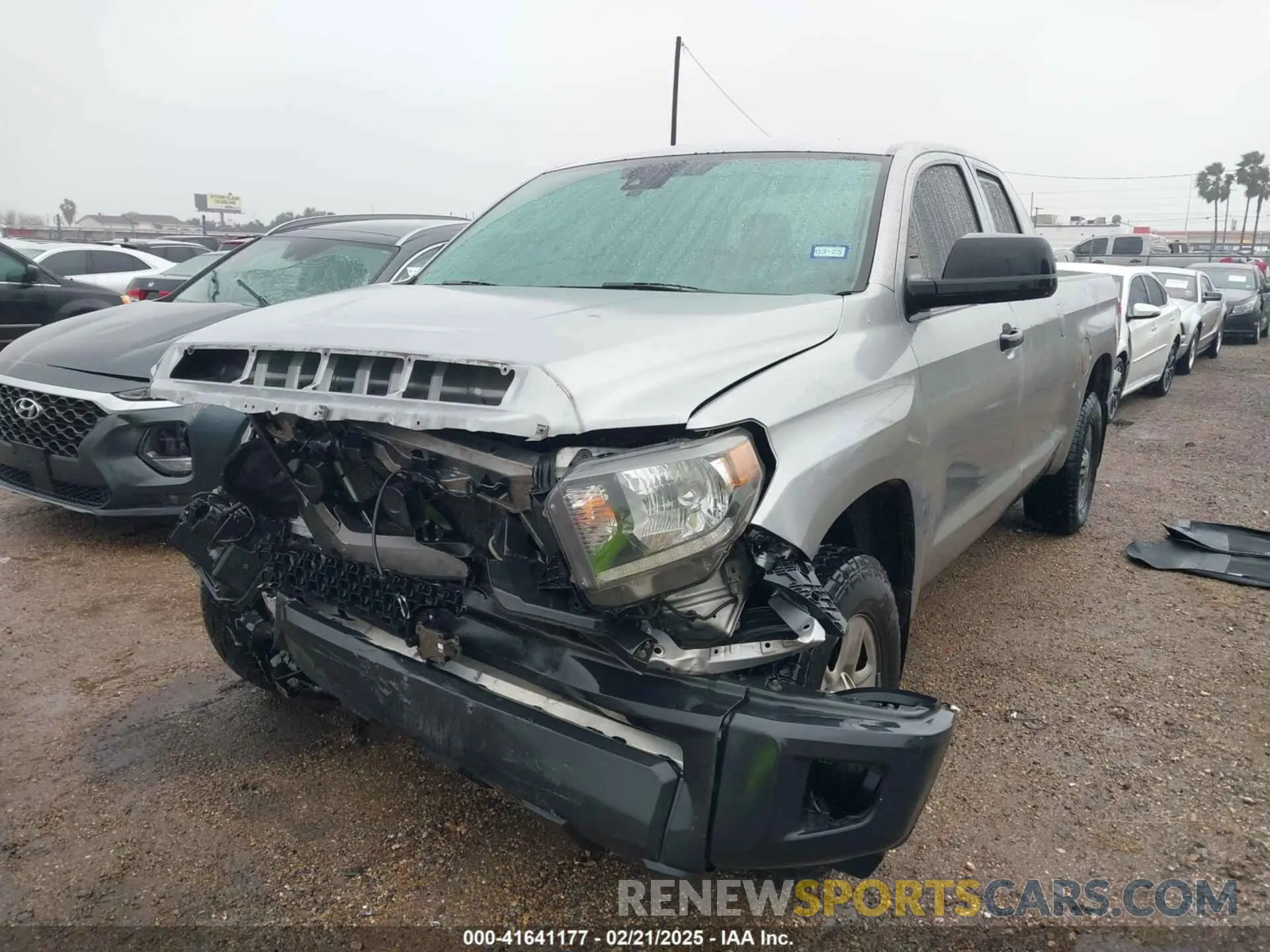 2 fotografías del automóvil dañado 5TFRY5F12MX281339 TOYOTA TUNDRA 2021