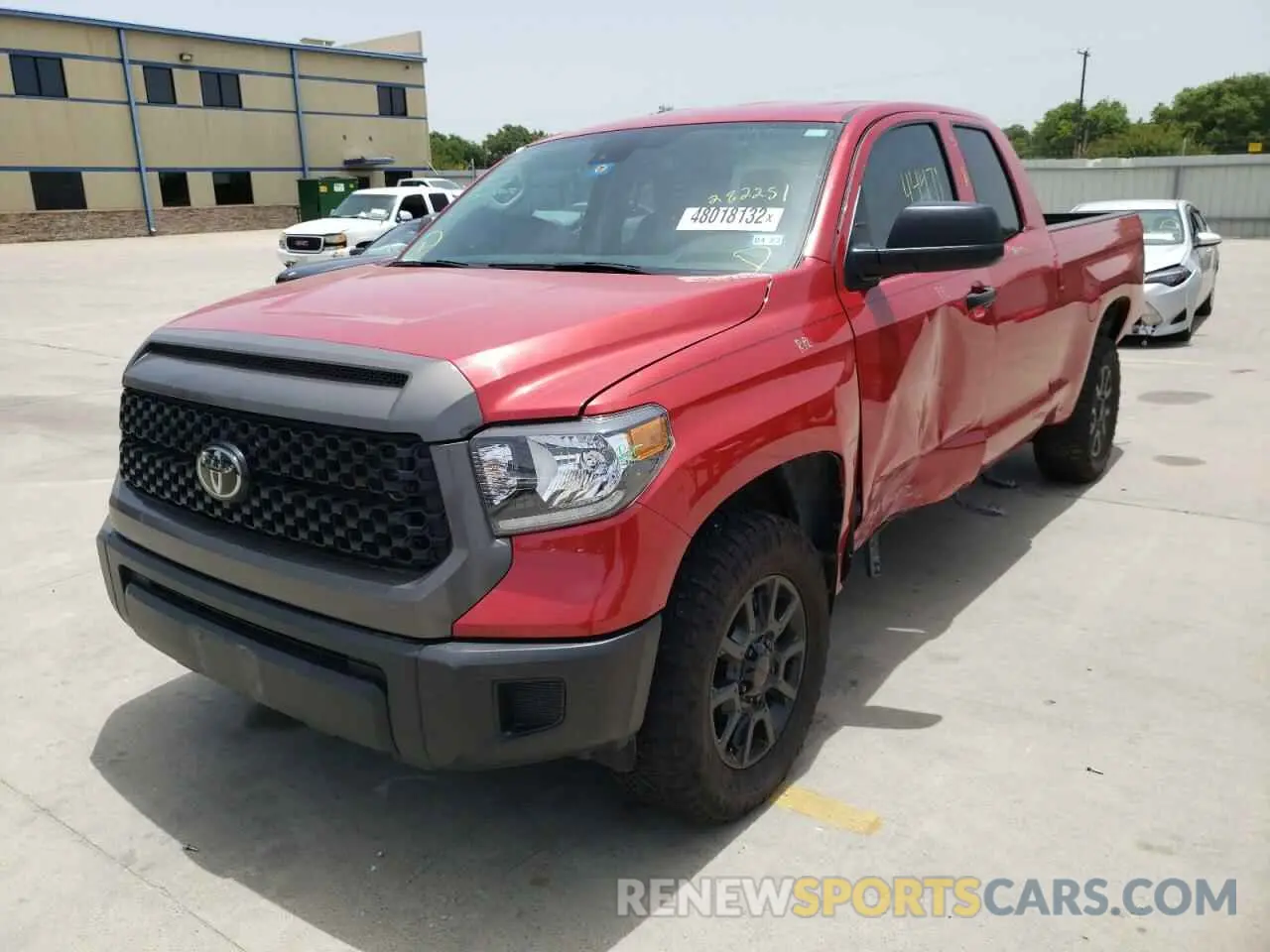 2 fotografías del automóvil dañado 5TFRY5F14MX282251 TOYOTA TUNDRA 2021