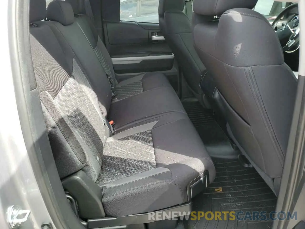 6 fotografías del automóvil dañado 5TFRY5F15MX298281 TOYOTA TUNDRA 2021