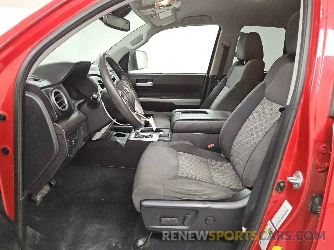 7 fotografías del automóvil dañado 5TFRY5F16MX286513 TOYOTA TUNDRA 2021