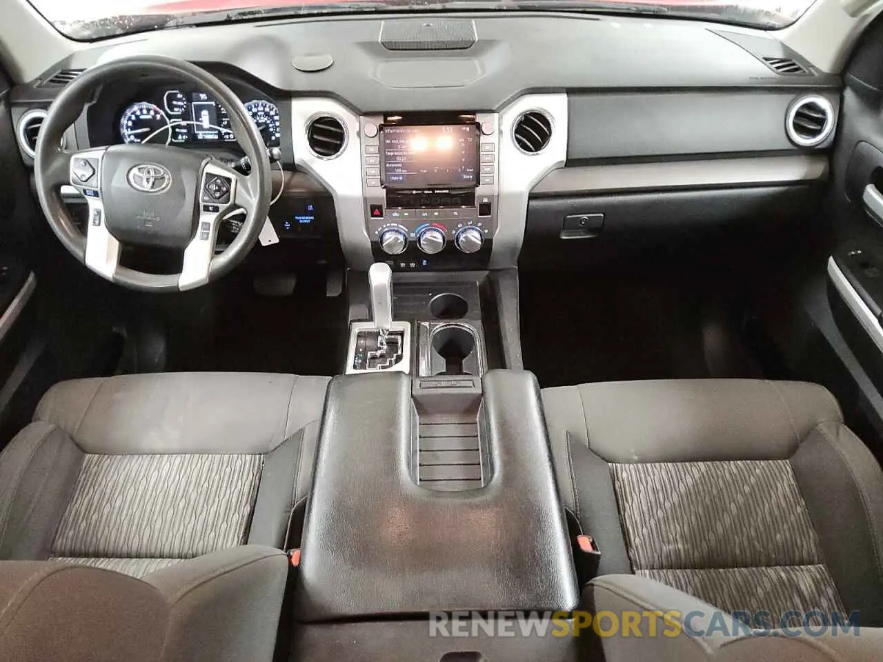 8 fotografías del automóvil dañado 5TFRY5F16MX286513 TOYOTA TUNDRA 2021