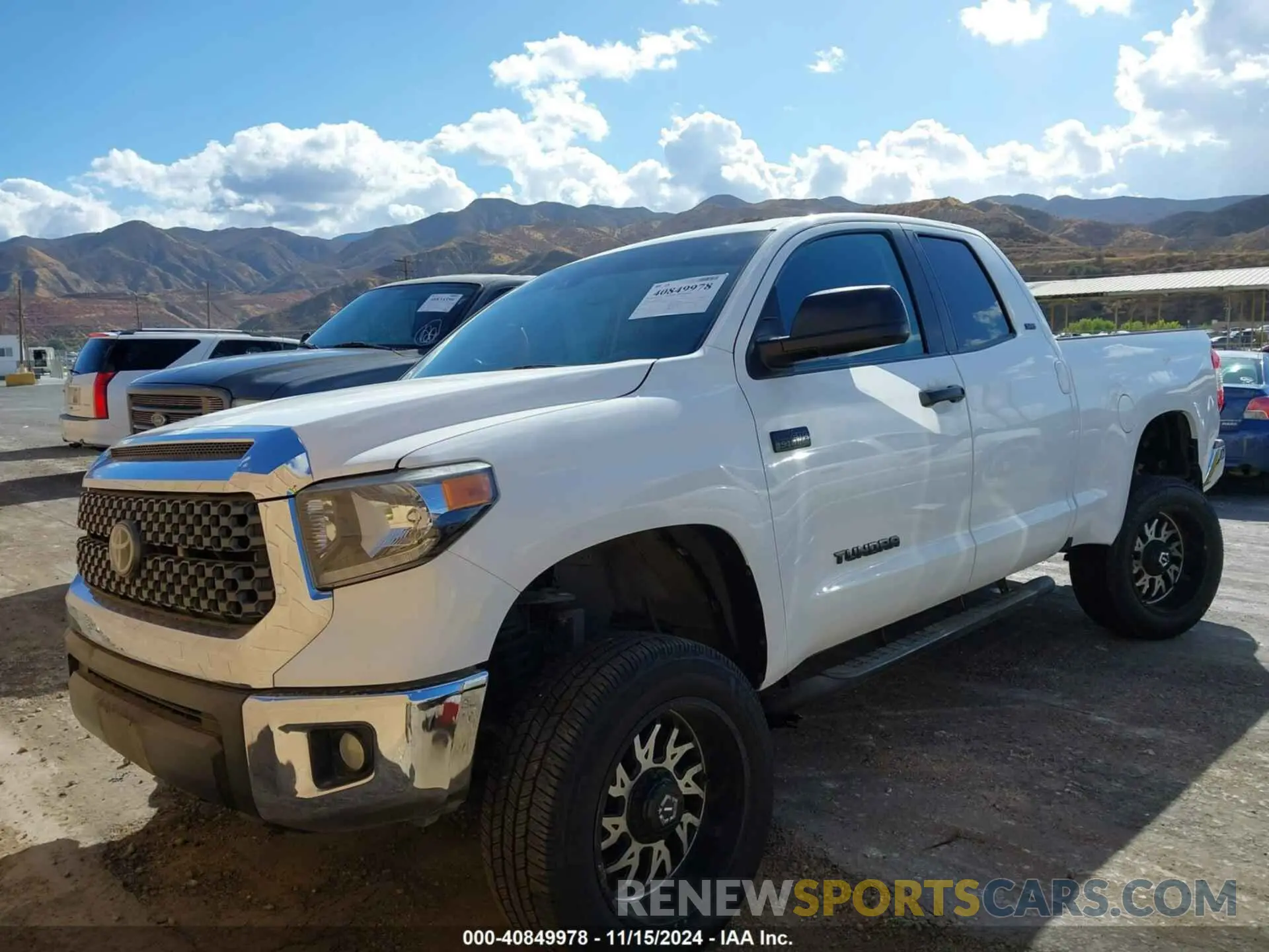 2 fotografías del automóvil dañado 5TFRY5F17MX279862 TOYOTA TUNDRA 2021