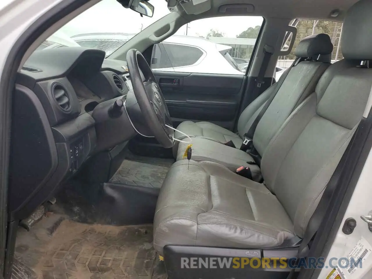7 fotografías del automóvil dañado 5TFRY5F19MX289681 TOYOTA TUNDRA 2021