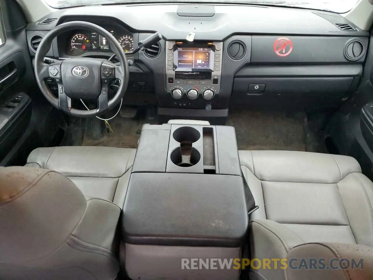 8 fotografías del automóvil dañado 5TFRY5F19MX289681 TOYOTA TUNDRA 2021