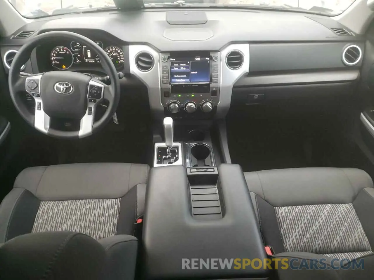8 fotografías del automóvil dañado 5TFRY5F19MX293956 TOYOTA TUNDRA 2021