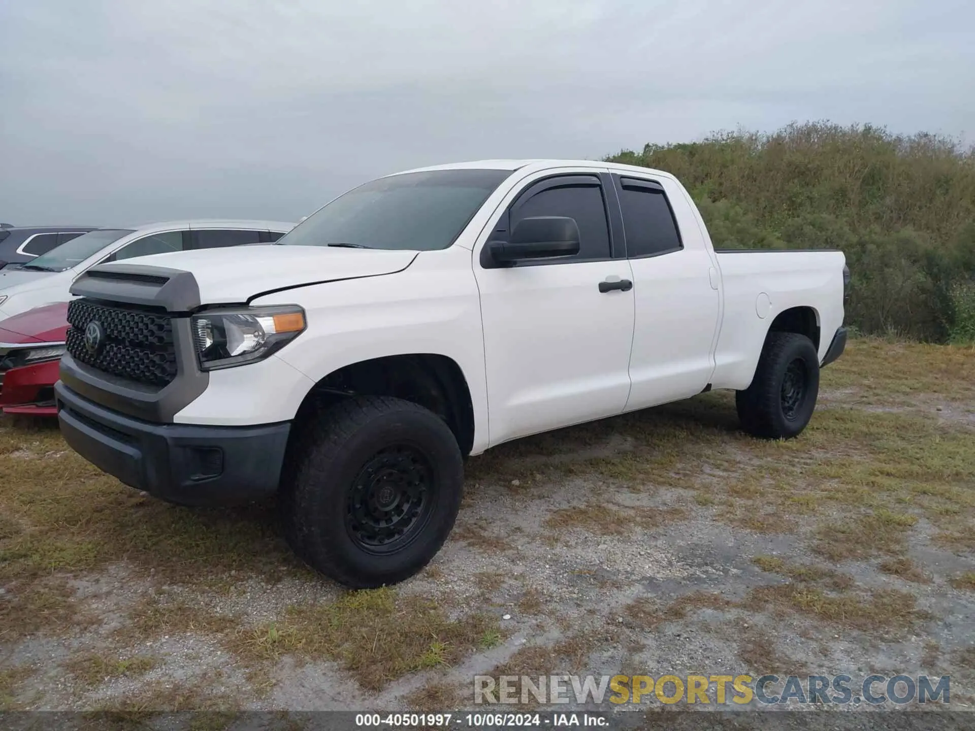 2 fotografías del automóvil dañado 5TFRY5F1XMX279547 TOYOTA TUNDRA 2021