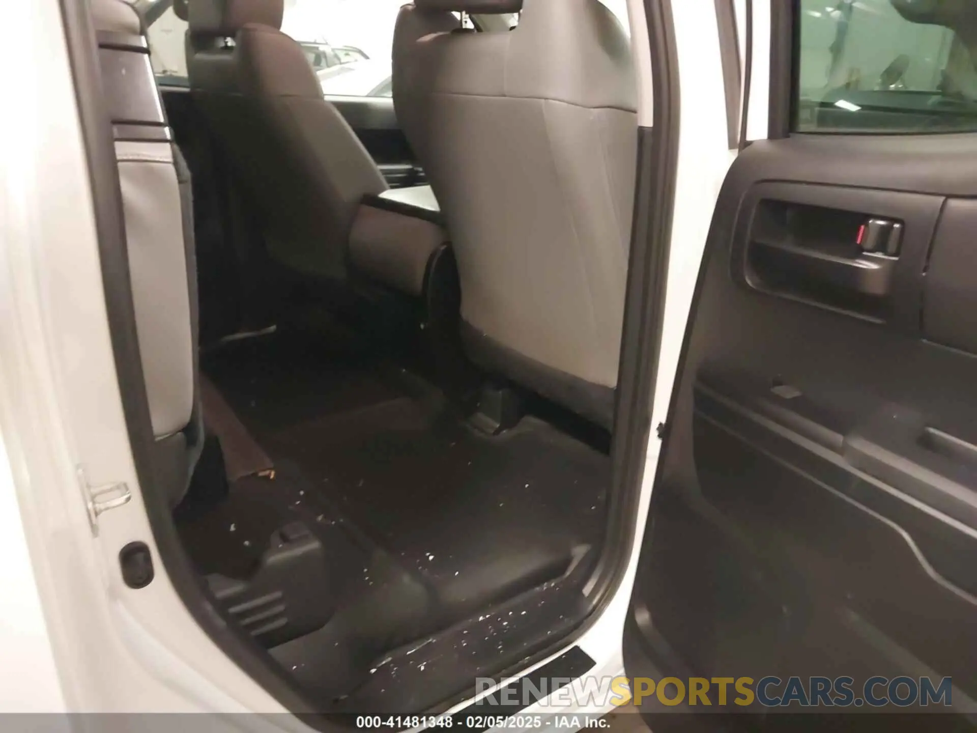 8 fotografías del automóvil dañado 5TFTY5F11MX012464 TOYOTA TUNDRA 2021