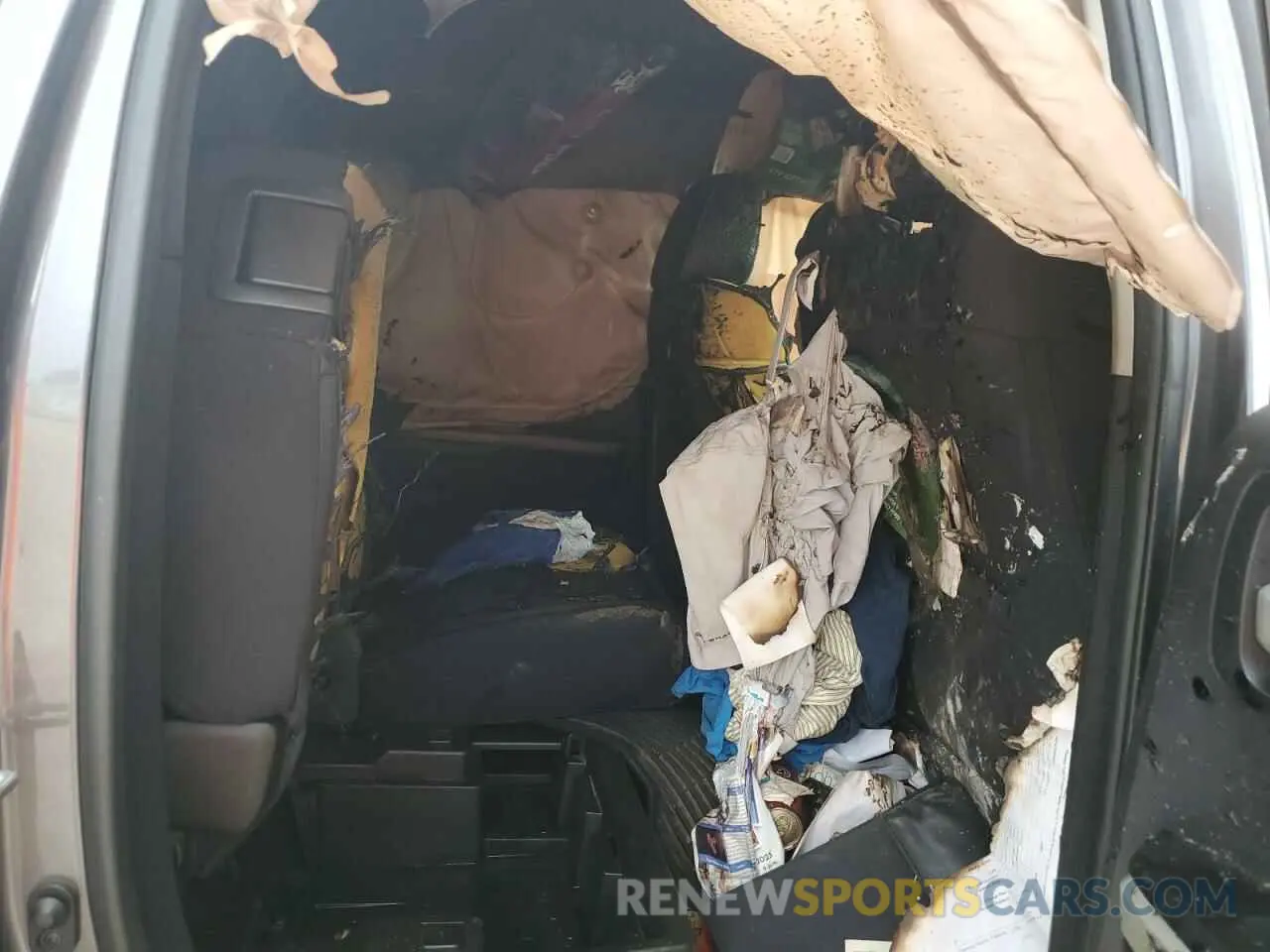10 fotografías del automóvil dañado 5TFUY5F15MX957552 TOYOTA TUNDRA 2021
