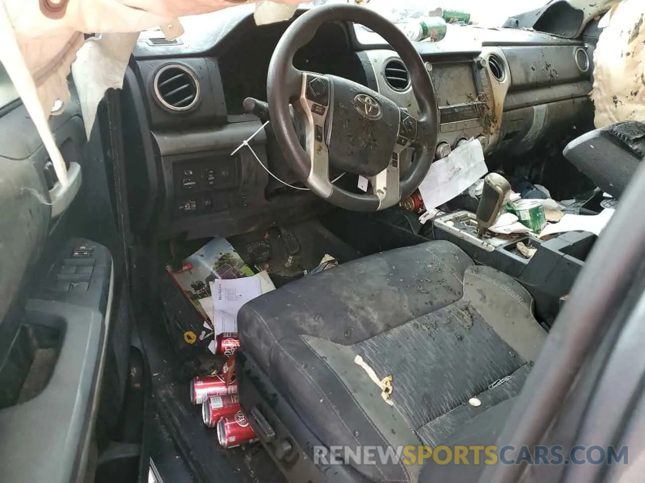 8 fotografías del automóvil dañado 5TFUY5F15MX957552 TOYOTA TUNDRA 2021