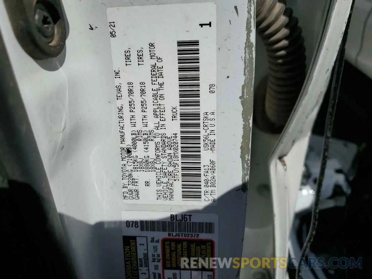 12 fotografías del automóvil dañado 5TFUY5F18MX020744 TOYOTA TUNDRA 2021