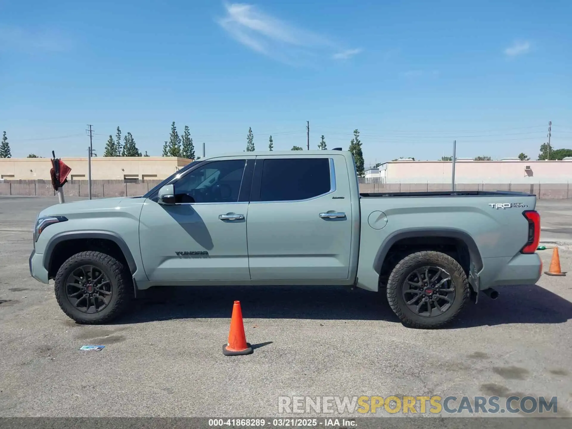 14 fotografías del automóvil dañado 5TFJA5AB6NX012246 TOYOTA TUNDRA 2022