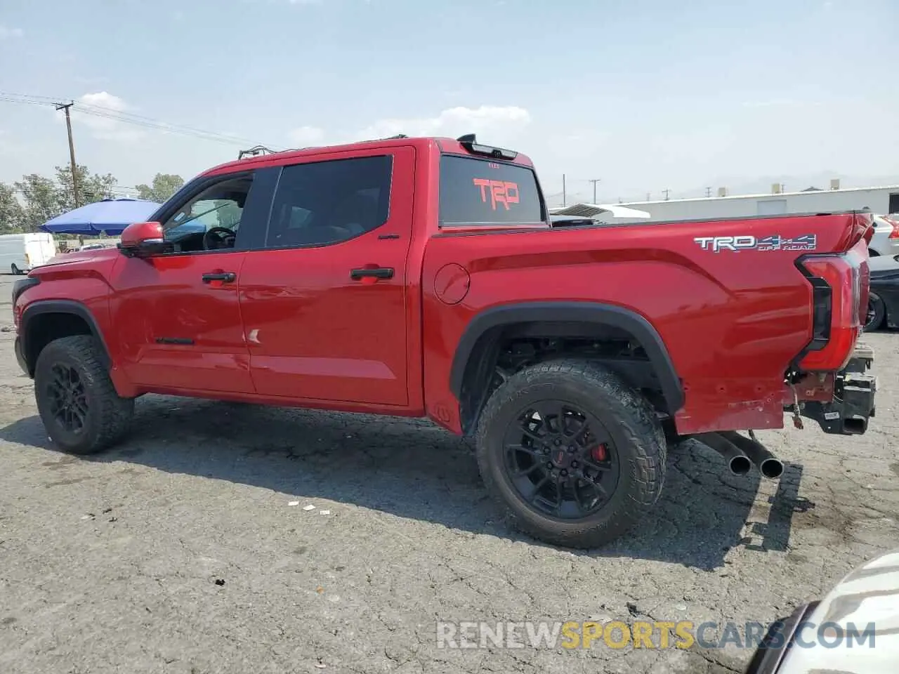 2 fotografías del automóvil dañado 5TFJA5DB3NX004830 TOYOTA TUNDRA 2022
