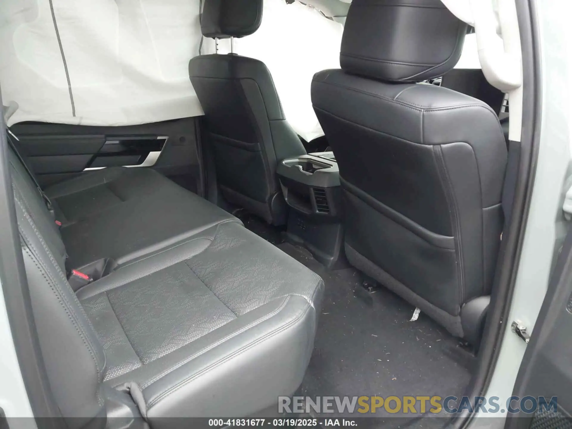 8 fotografías del automóvil dañado 5TFJA5DB6NX040916 TOYOTA TUNDRA 2022