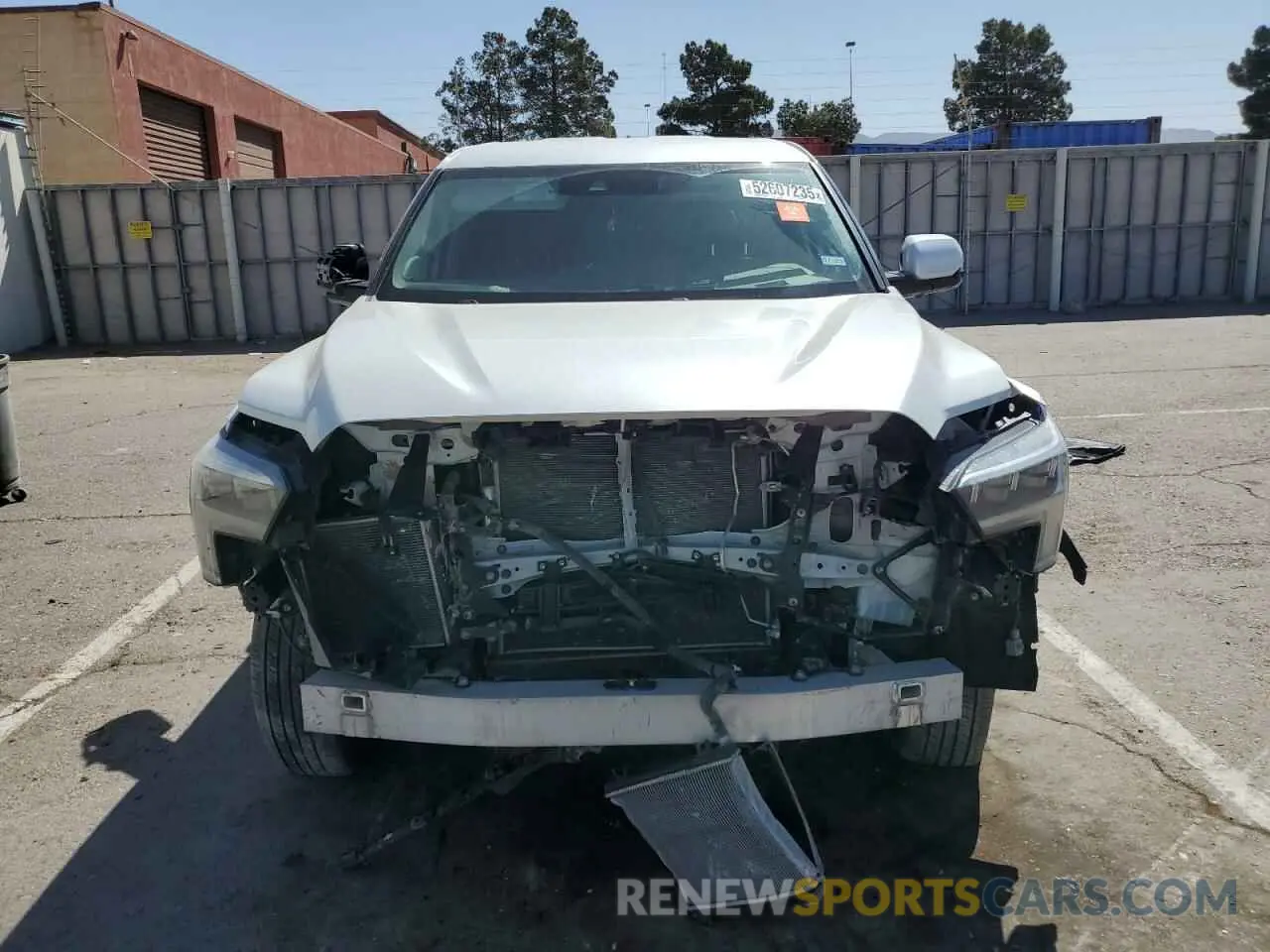 5 fotografías del automóvil dañado 5TFJA5DB9NX018019 TOYOTA TUNDRA 2022