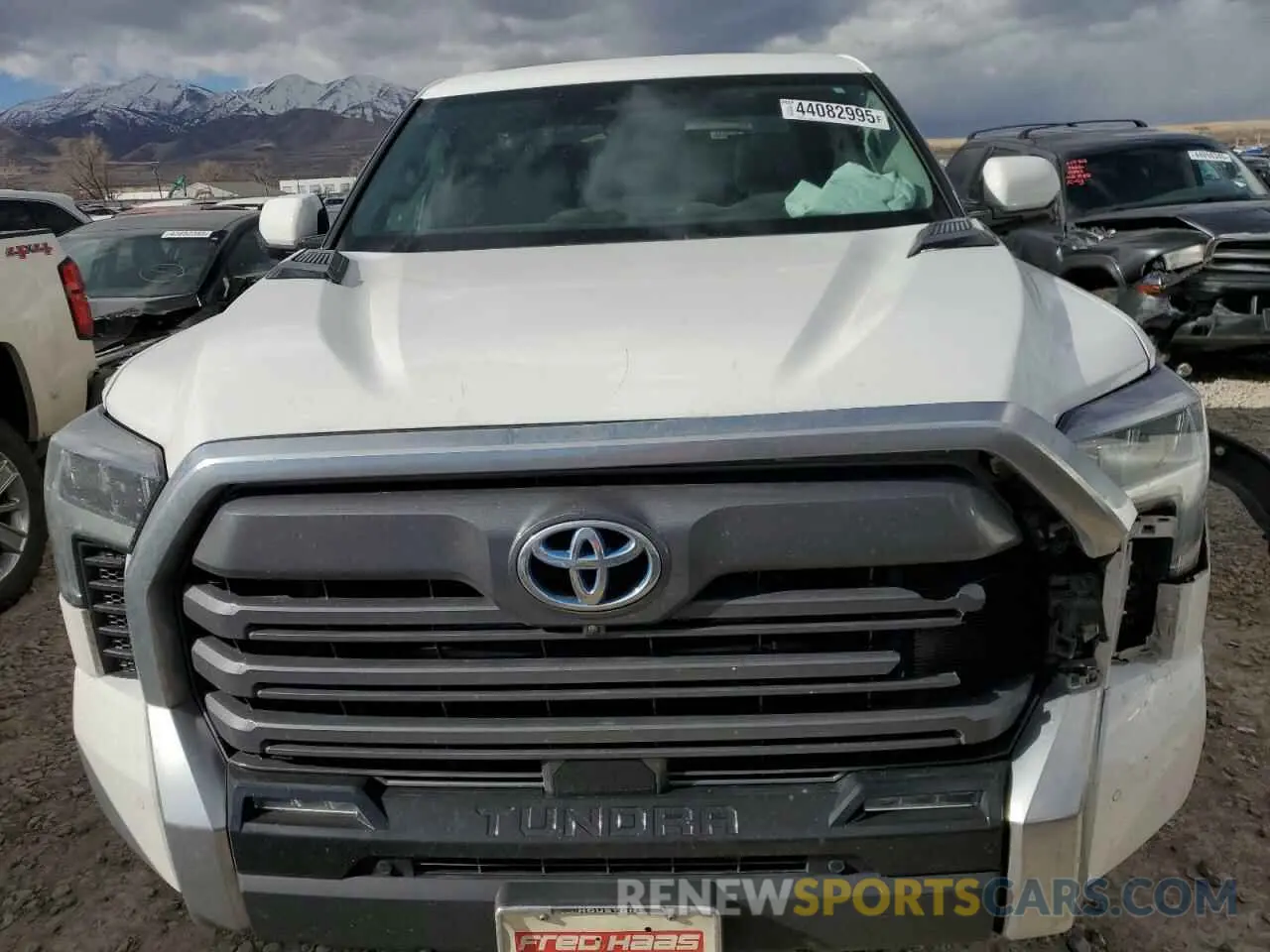 5 fotografías del automóvil dañado 5TFJC5AB9NX001199 TOYOTA TUNDRA 2022