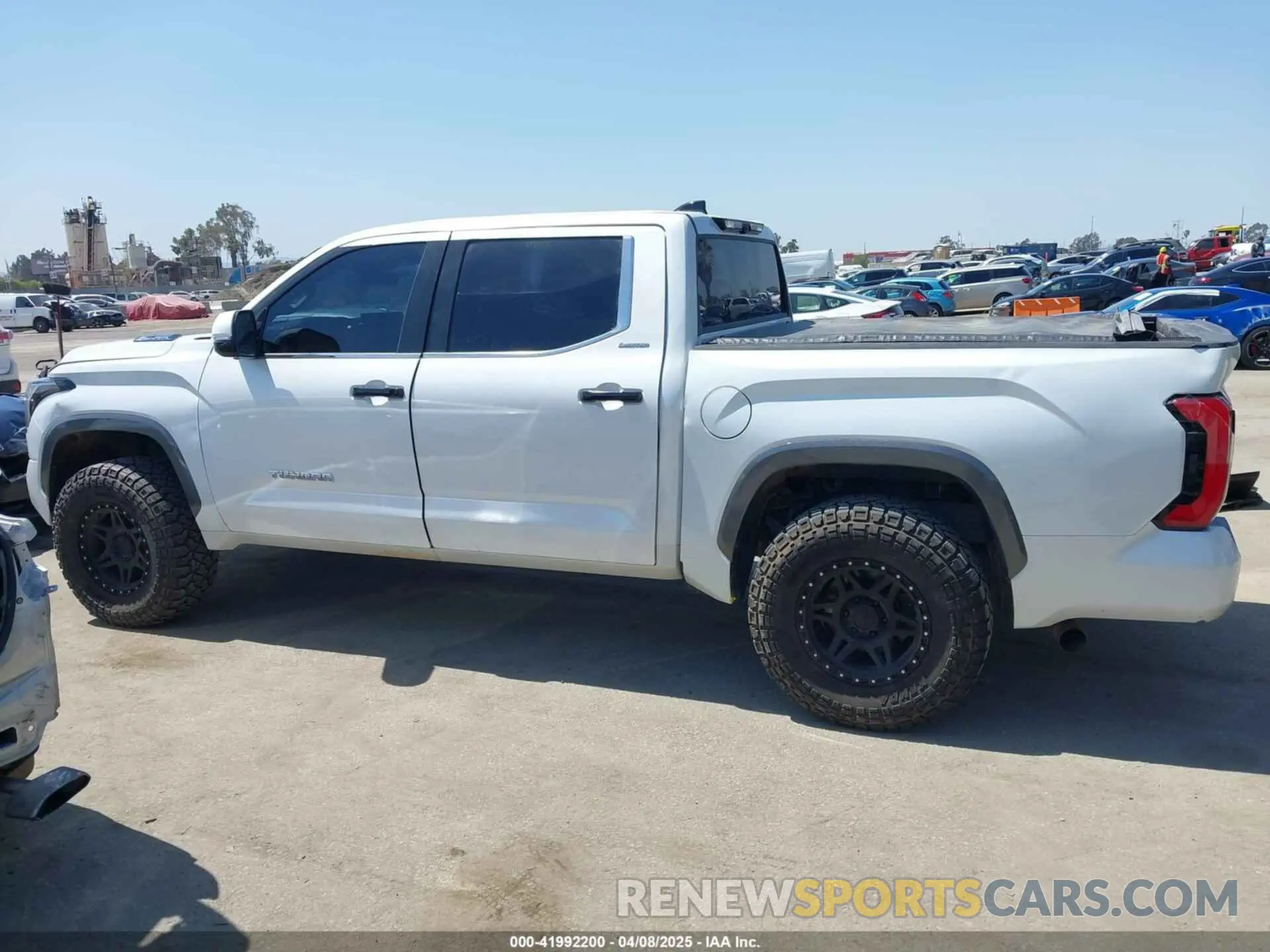 14 fotografías del automóvil dañado 5TFJC5DB7NX009958 TOYOTA TUNDRA 2022