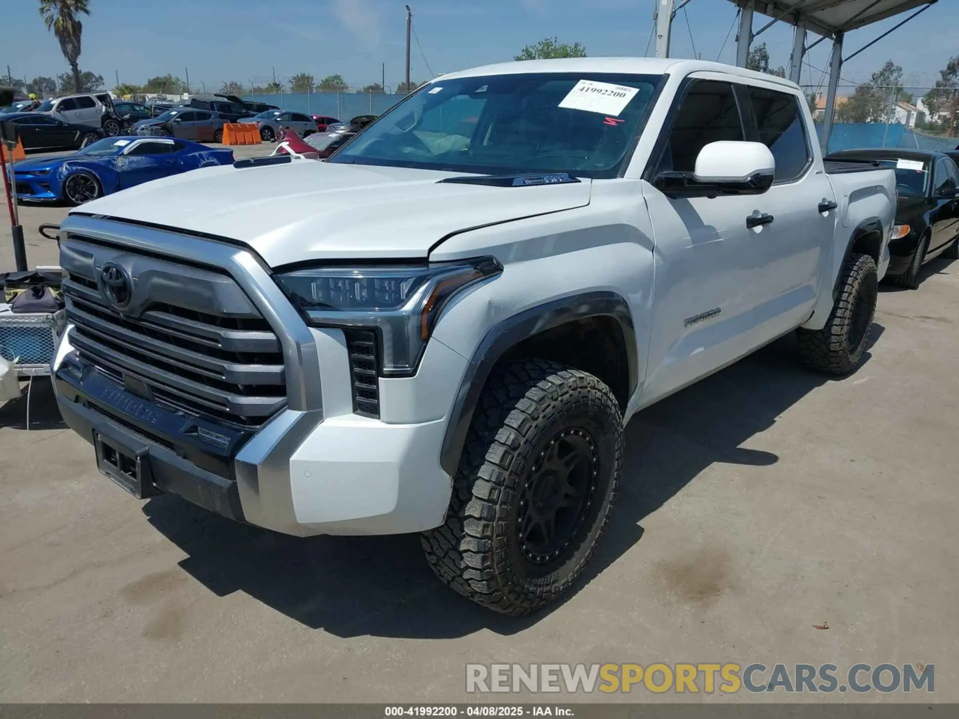 2 fotografías del automóvil dañado 5TFJC5DB7NX009958 TOYOTA TUNDRA 2022