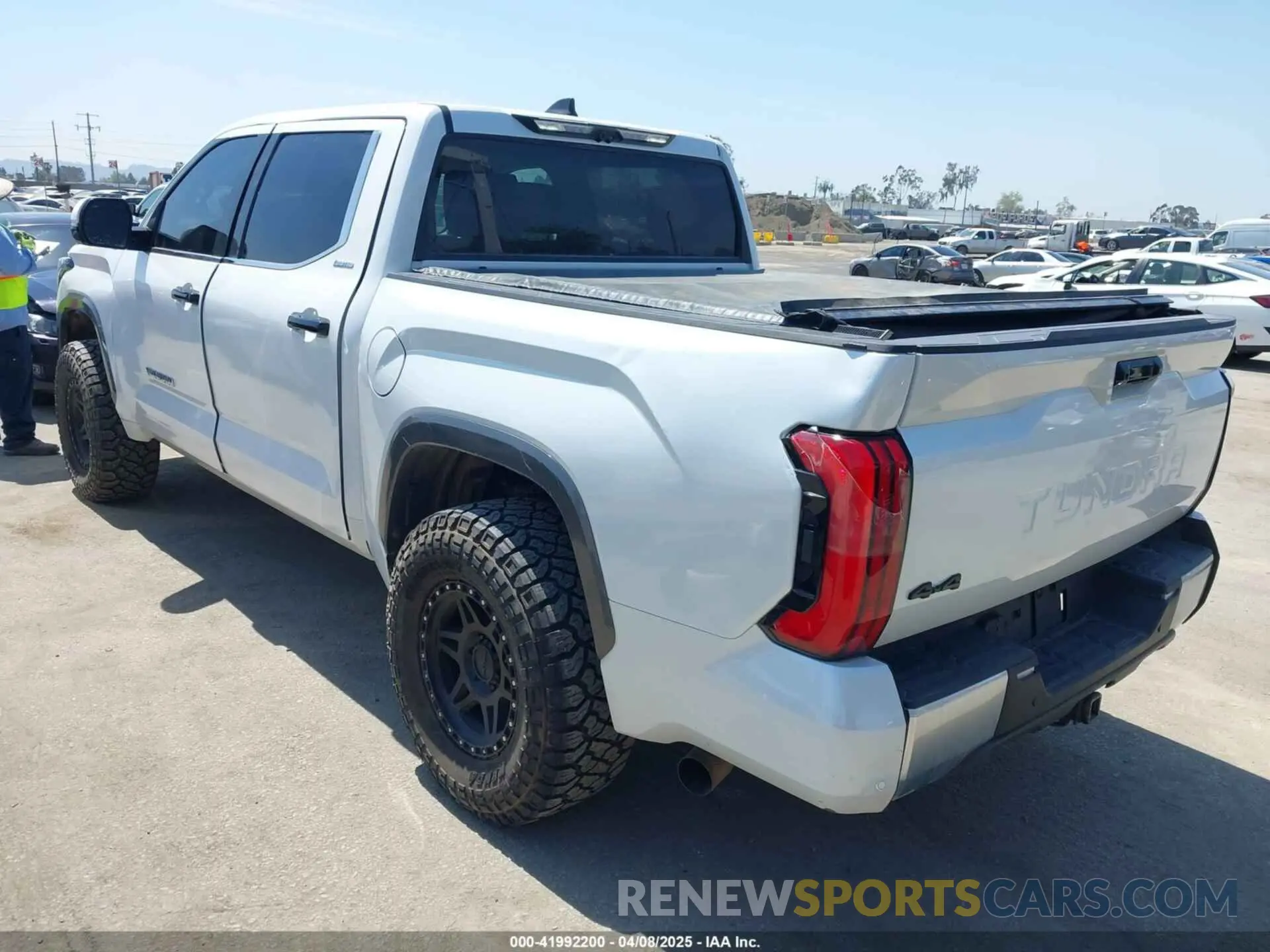 3 fotografías del automóvil dañado 5TFJC5DB7NX009958 TOYOTA TUNDRA 2022