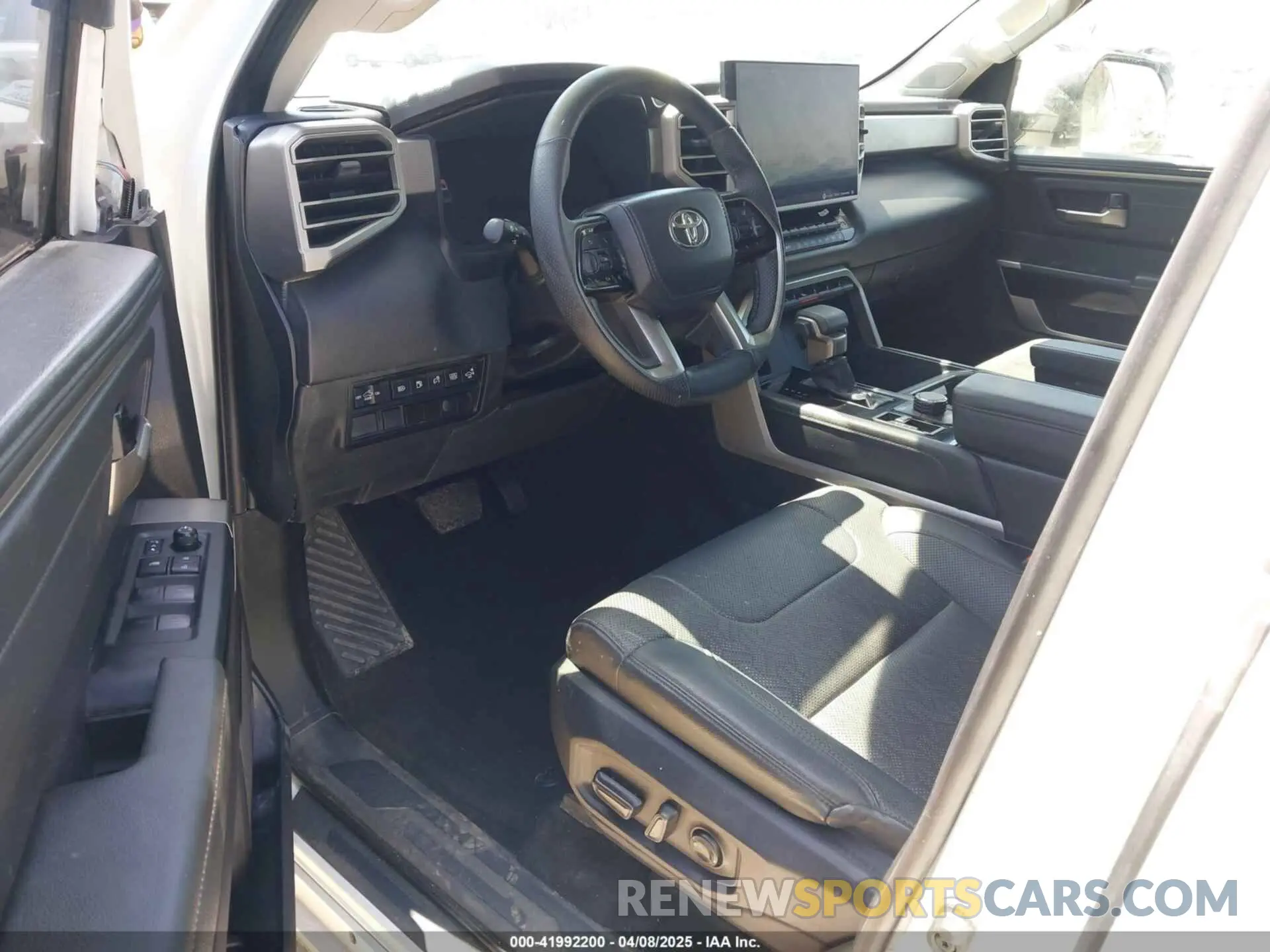 5 fotografías del automóvil dañado 5TFJC5DB7NX009958 TOYOTA TUNDRA 2022