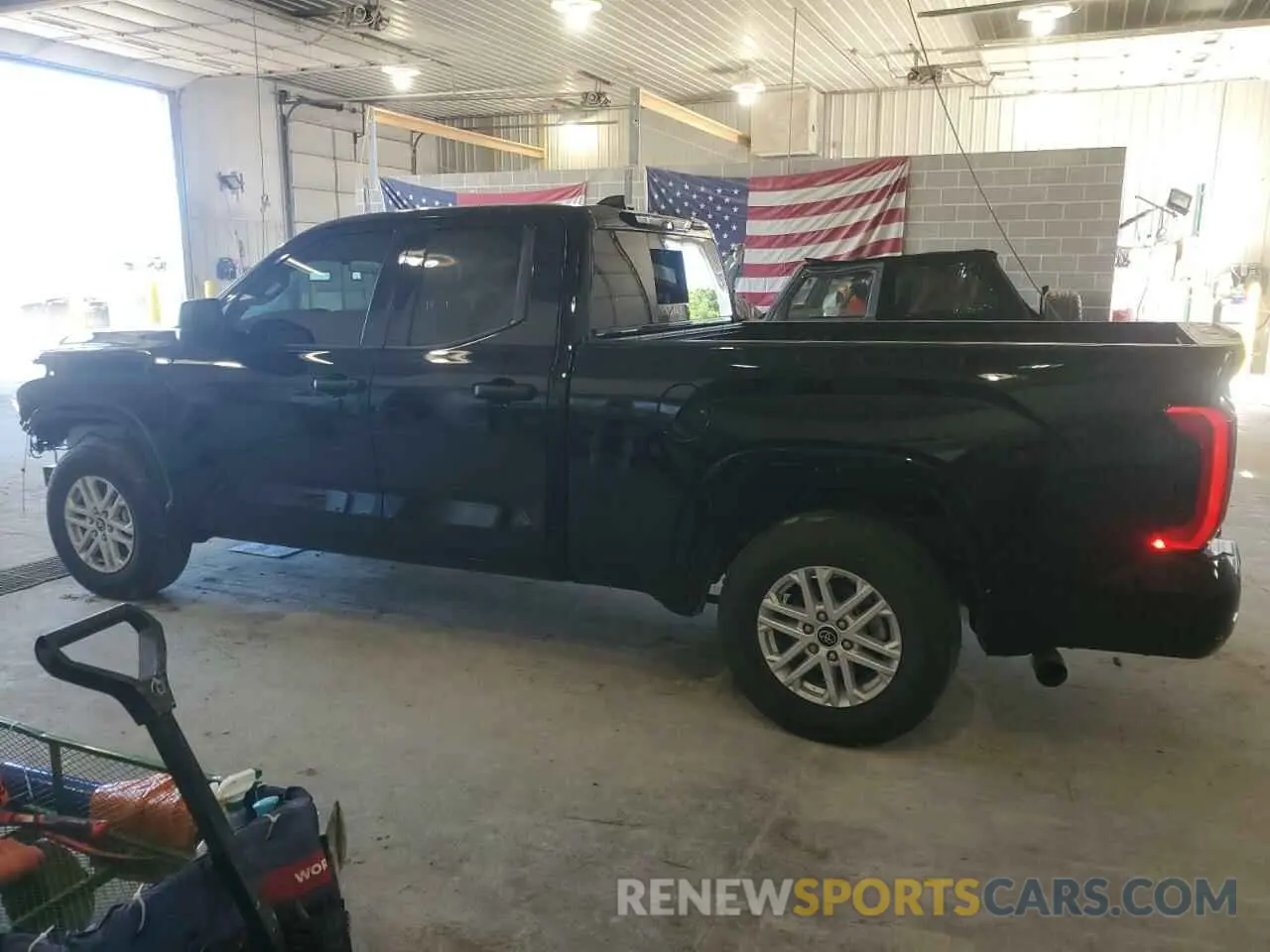 2 fotografías del automóvil dañado 5TFKB5AA3NX012617 TOYOTA TUNDRA 2022