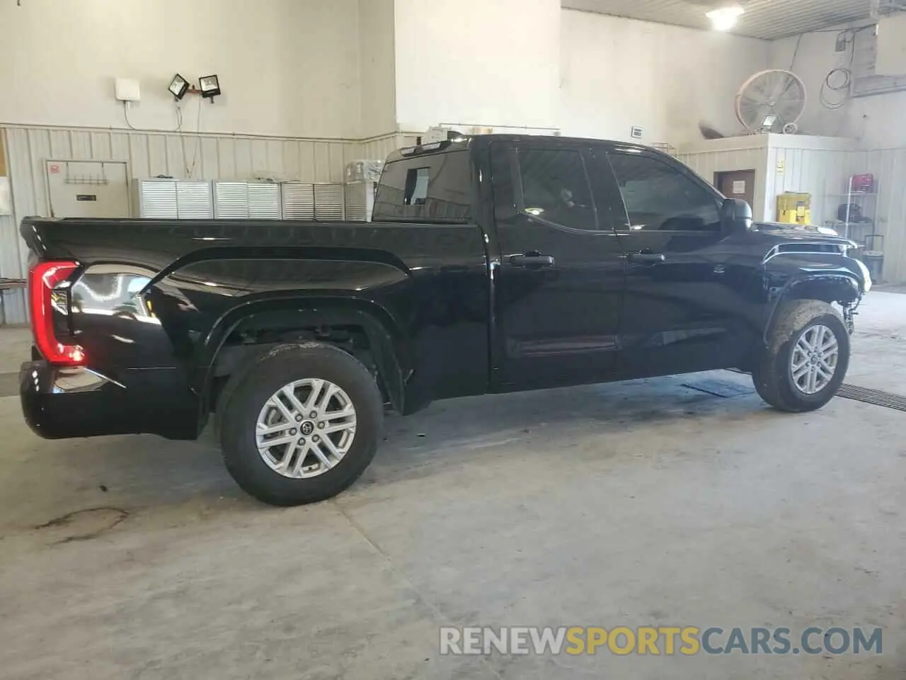 3 fotografías del automóvil dañado 5TFKB5AA3NX012617 TOYOTA TUNDRA 2022