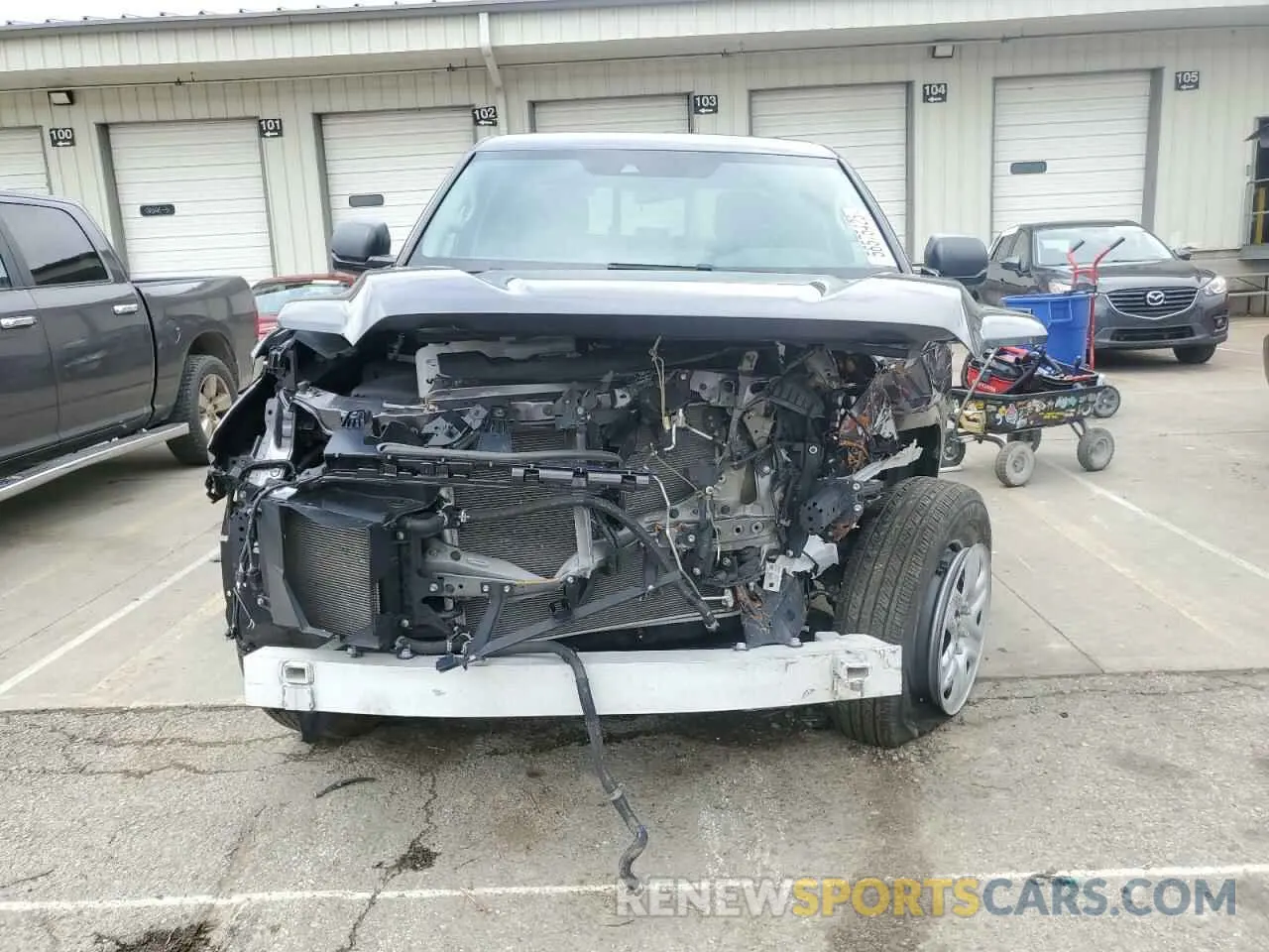 5 fotografías del automóvil dañado 5TFKB5AA3NX016733 TOYOTA TUNDRA 2022