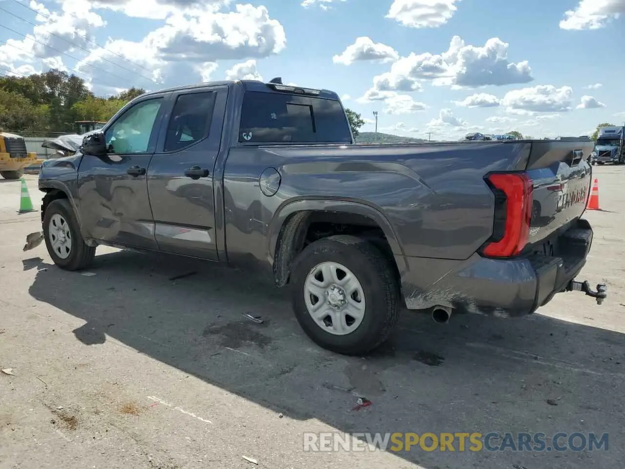 2 fotografías del automóvil dañado 5TFKB5AA9NX017031 TOYOTA TUNDRA 2022