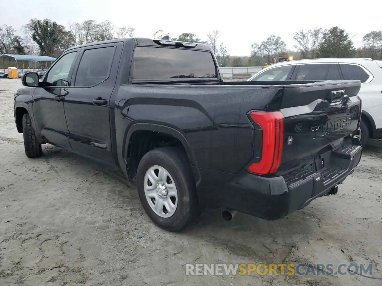 2 fotografías del automóvil dañado 5TFKB5AB8NX018809 TOYOTA TUNDRA 2022