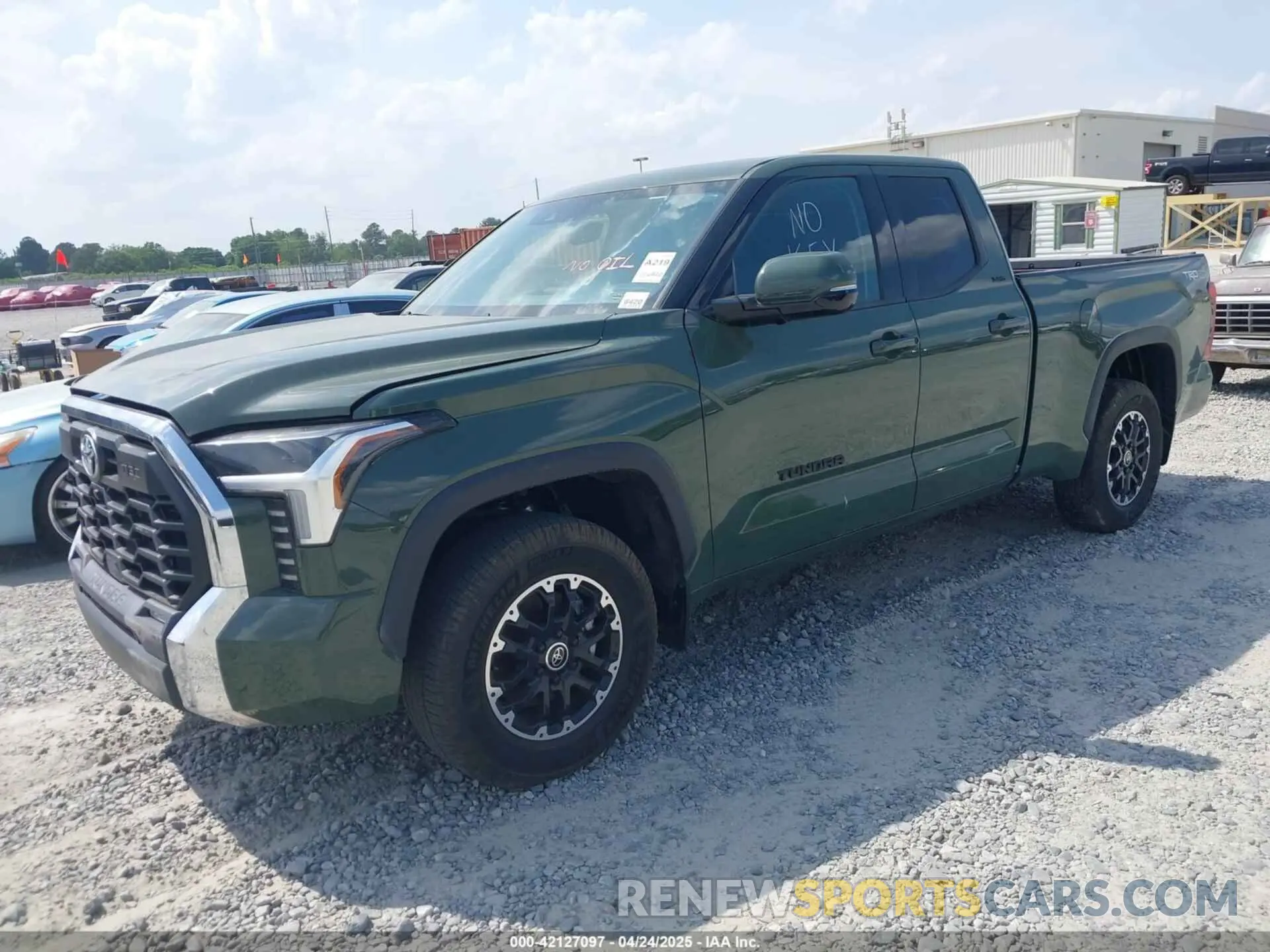 2 fotografías del automóvil dañado 5TFLA5AA8NX007839 TOYOTA TUNDRA 2022