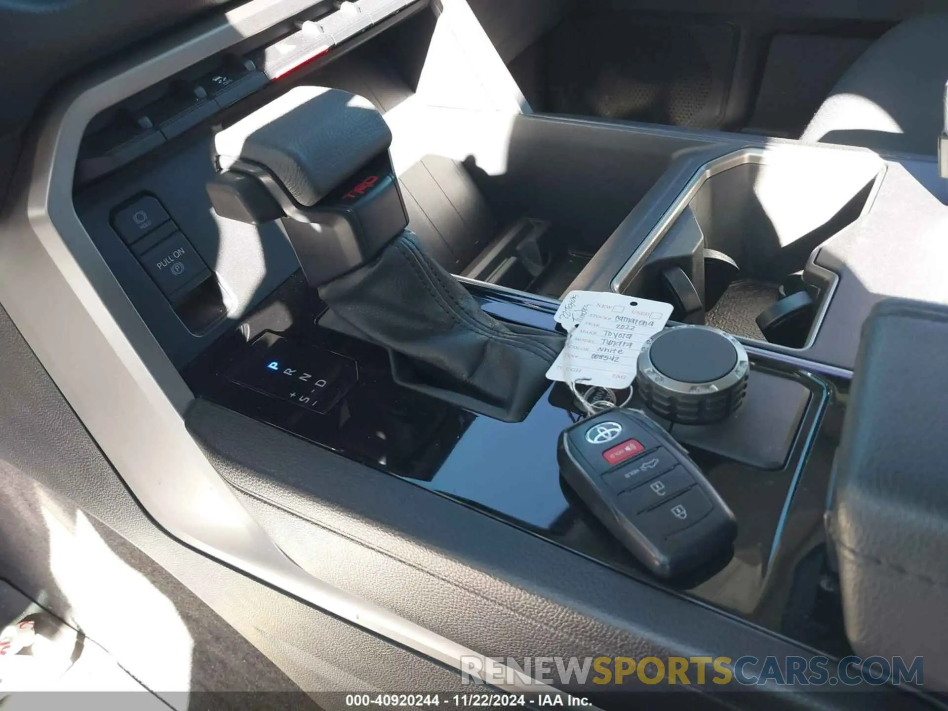 11 fotografías del automóvil dañado 5TFLA5AB0NX008542 TOYOTA TUNDRA 2022