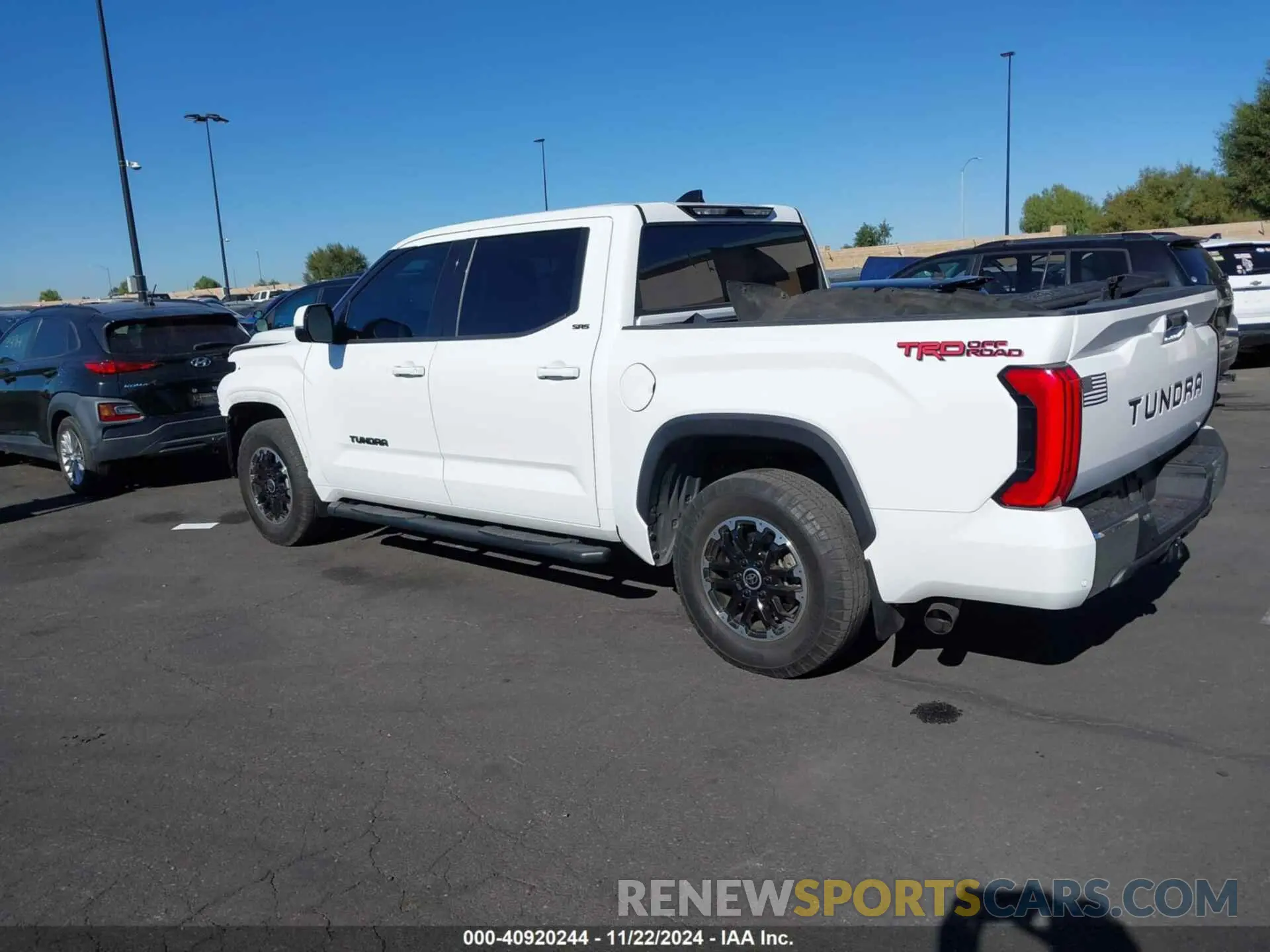 15 fotografías del automóvil dañado 5TFLA5AB0NX008542 TOYOTA TUNDRA 2022