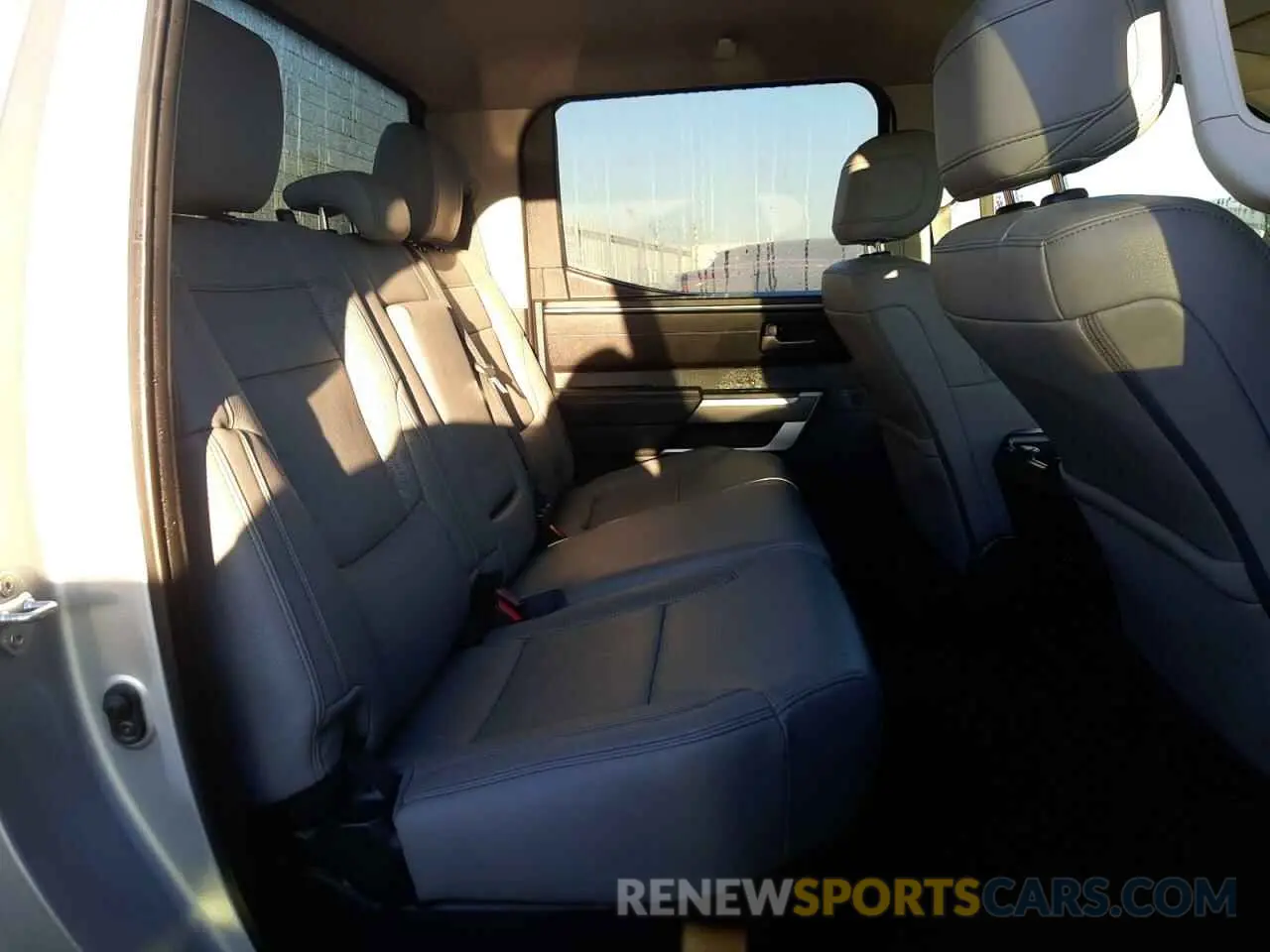 10 fotografías del automóvil dañado 5TFLA5AB1NX018593 TOYOTA TUNDRA 2022